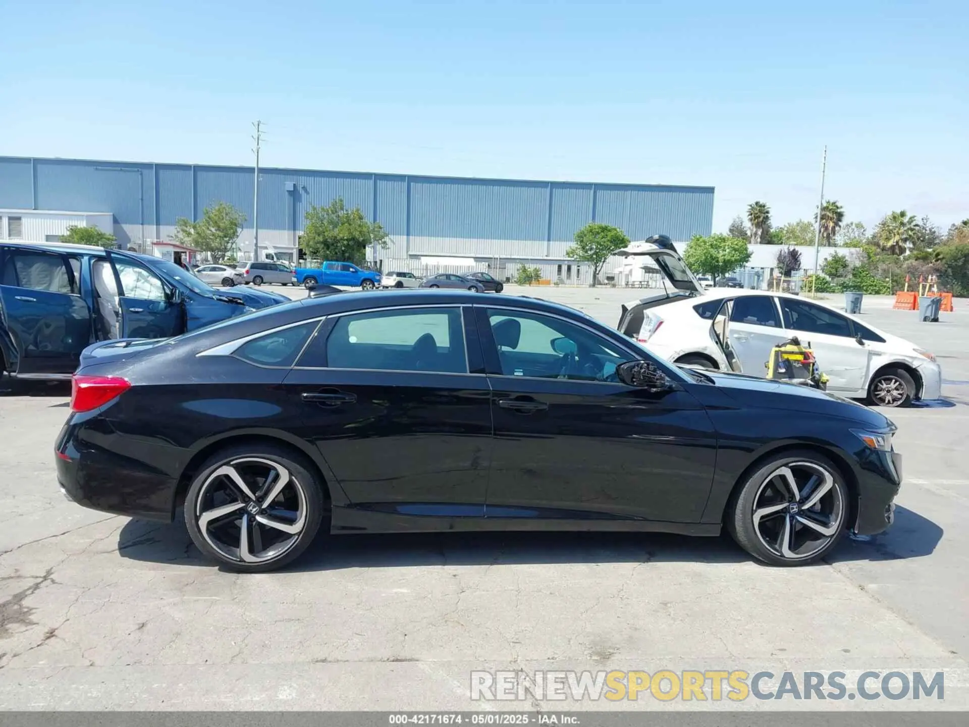 12 fotografías del automóvil dañado 1HGCV2F3XKA020069 HONDA ACCORD 2019