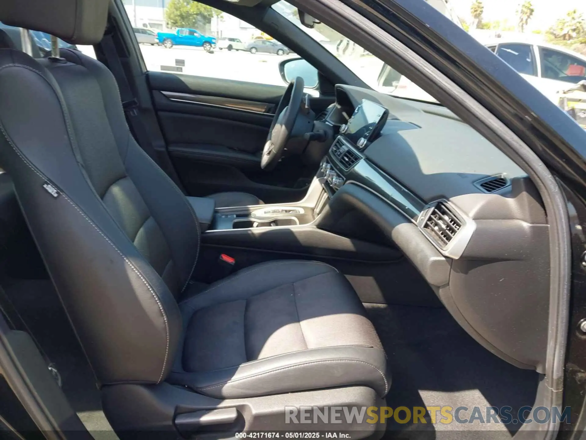 5 fotografías del automóvil dañado 1HGCV2F3XKA020069 HONDA ACCORD 2019