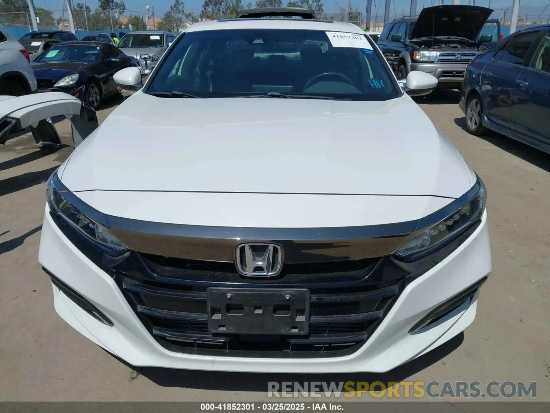 13 fotografías del automóvil dañado 1HGCV2F3XKA035381 HONDA ACCORD 2019