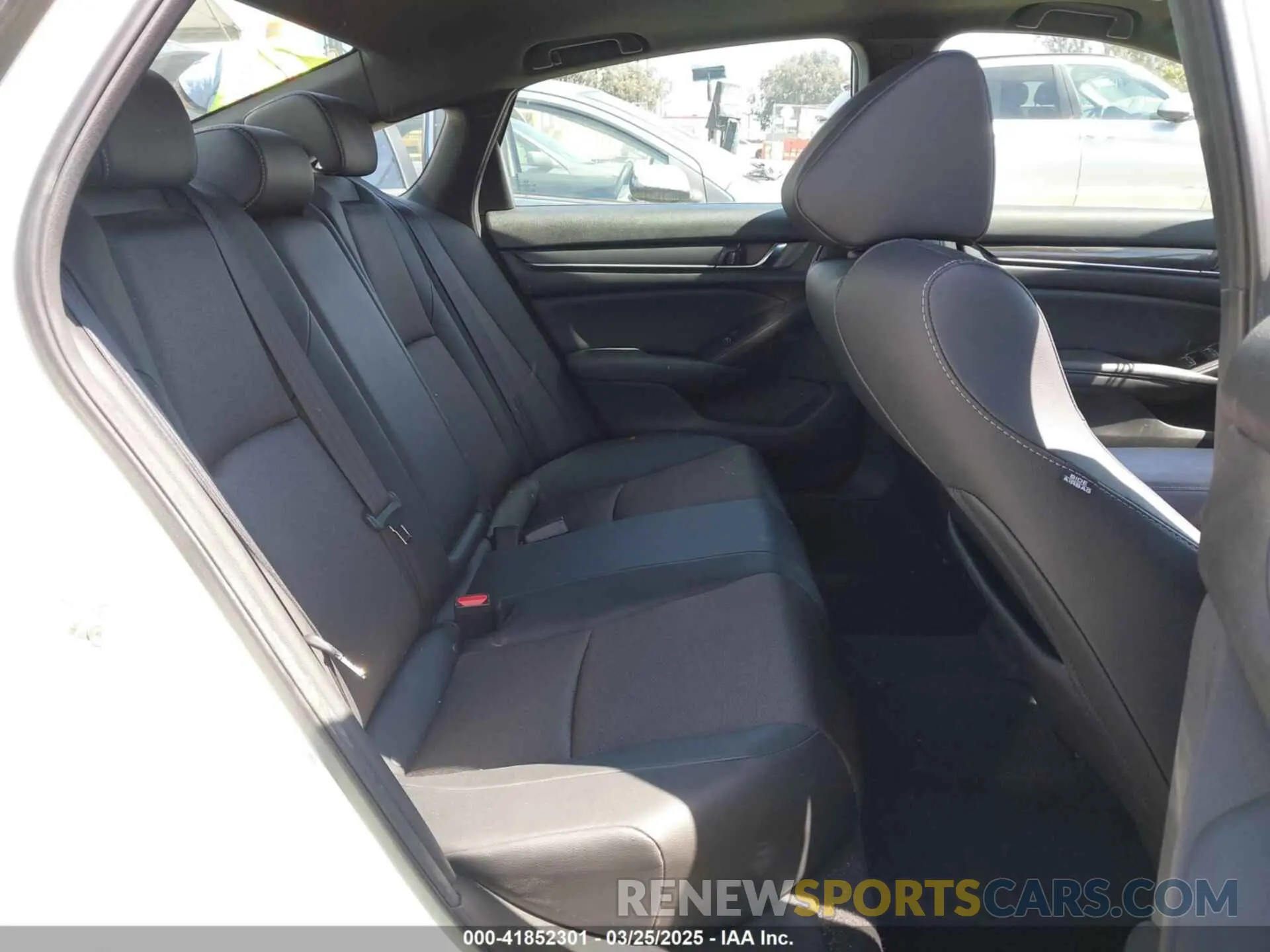 8 fotografías del automóvil dañado 1HGCV2F3XKA035381 HONDA ACCORD 2019