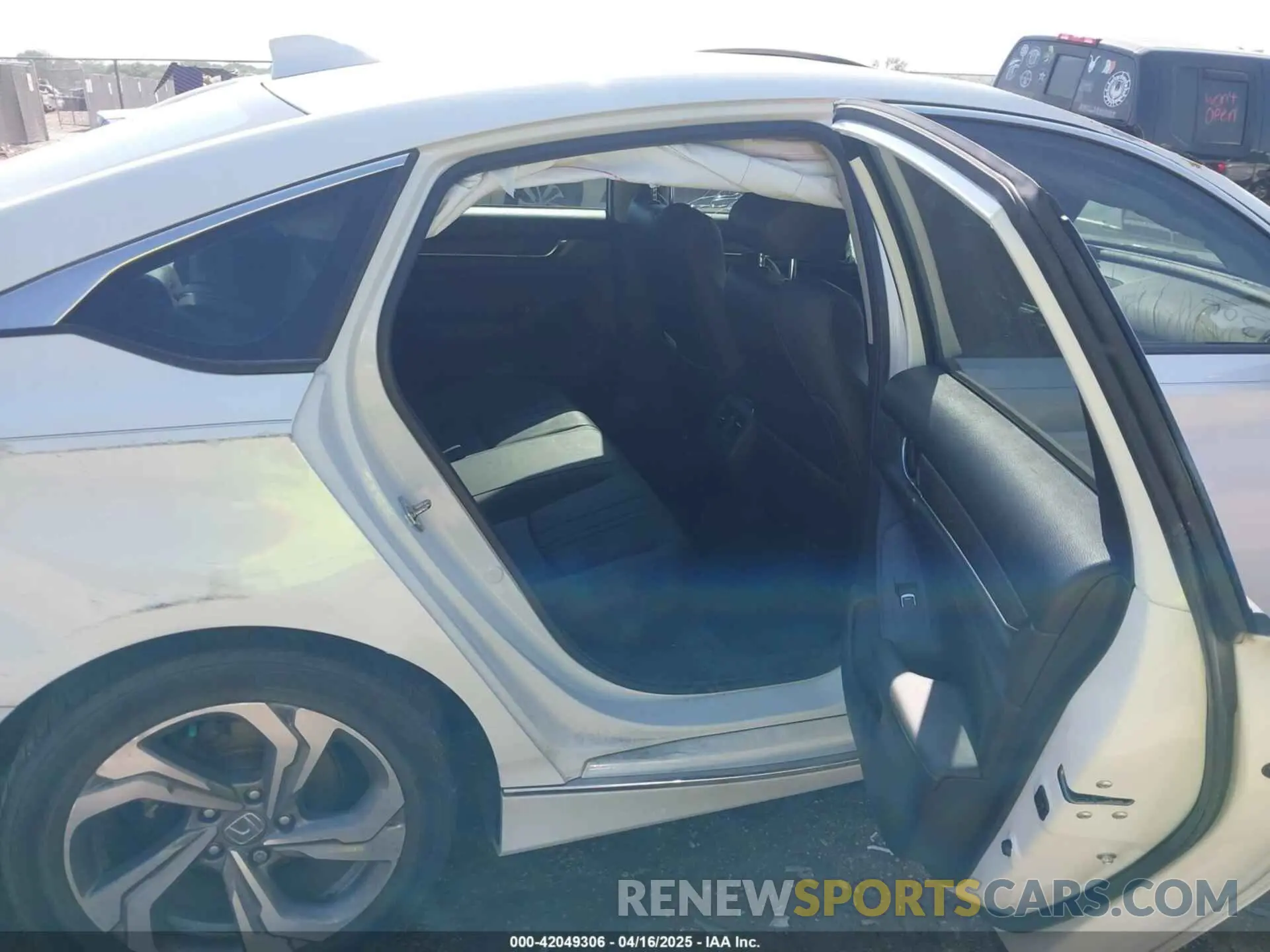8 fotografías del automóvil dañado 1HGCV2F53KA002059 HONDA ACCORD 2019