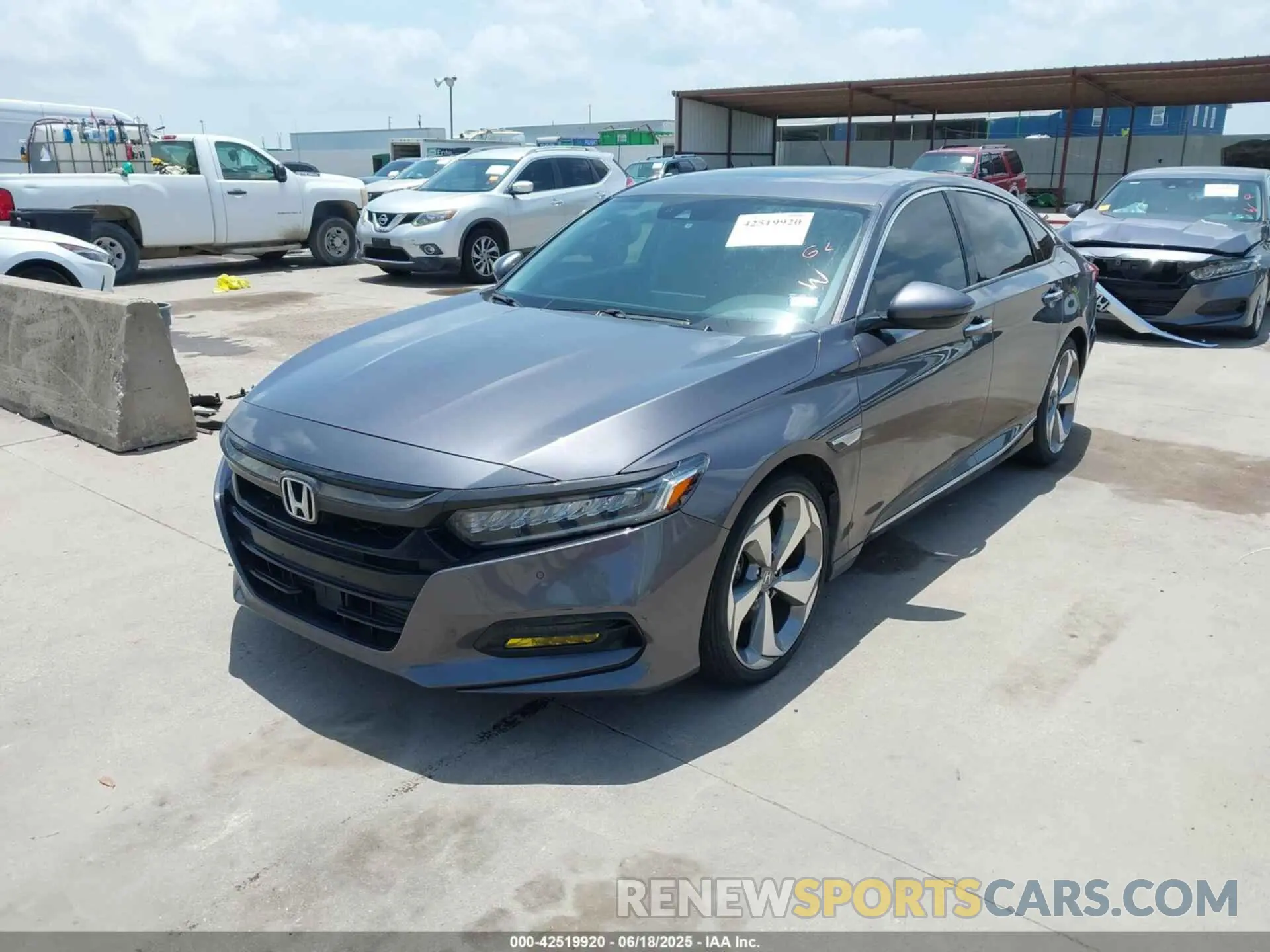 2 fotografías del automóvil dañado 1HGCV2F93KA013002 HONDA ACCORD 2019