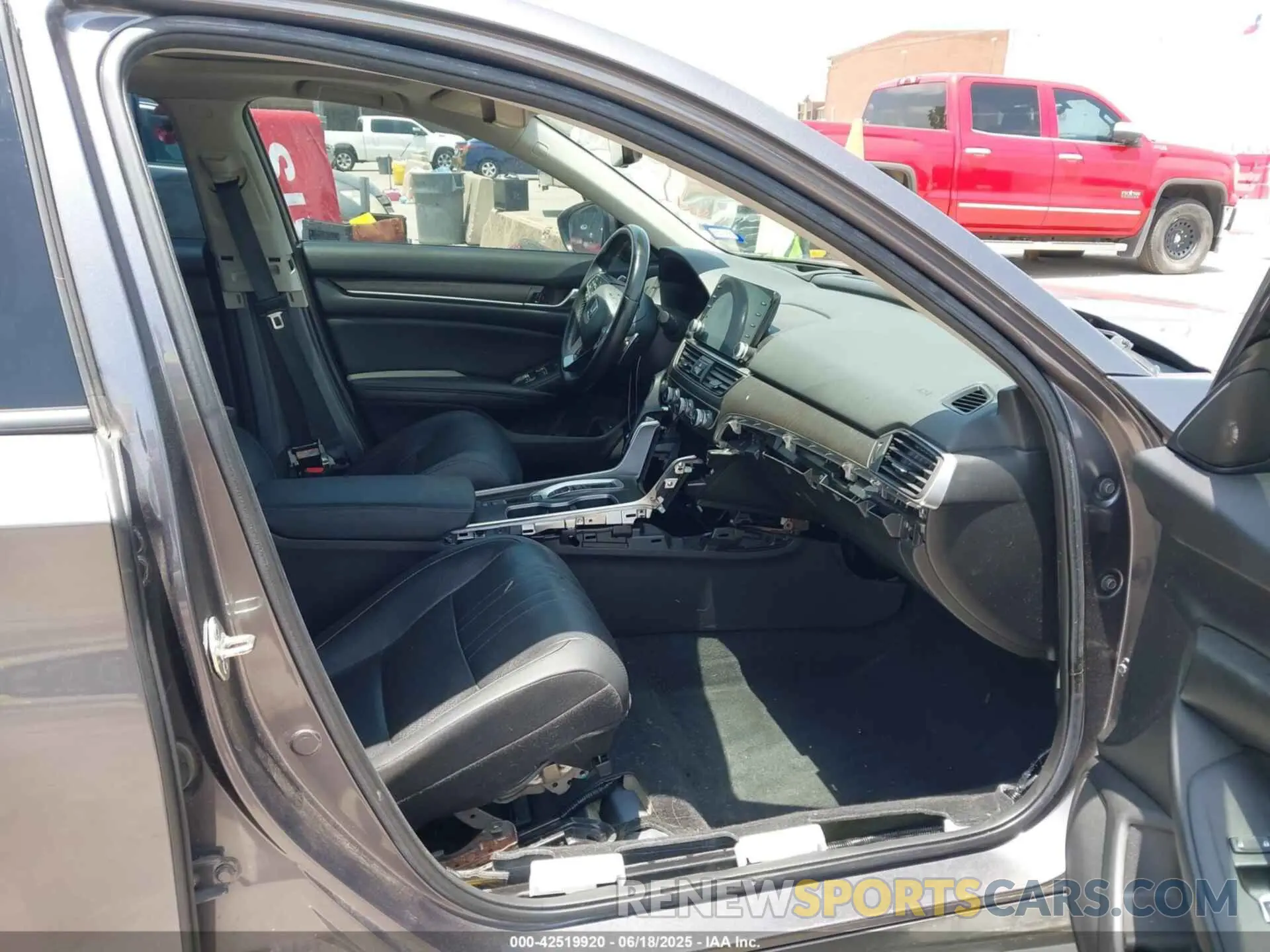 5 fotografías del automóvil dañado 1HGCV2F93KA013002 HONDA ACCORD 2019