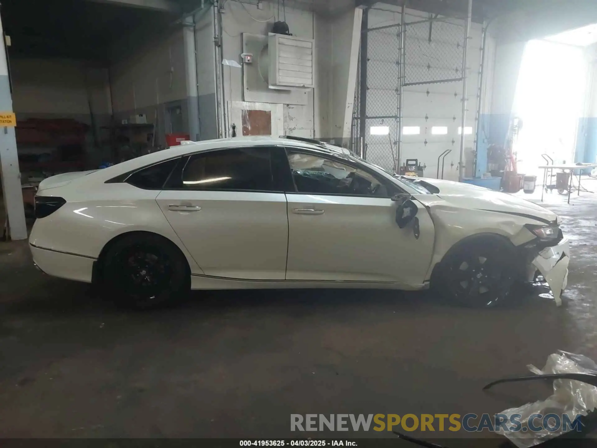 13 fotografías del automóvil dañado 1HGCV2F93KA032259 HONDA ACCORD 2019