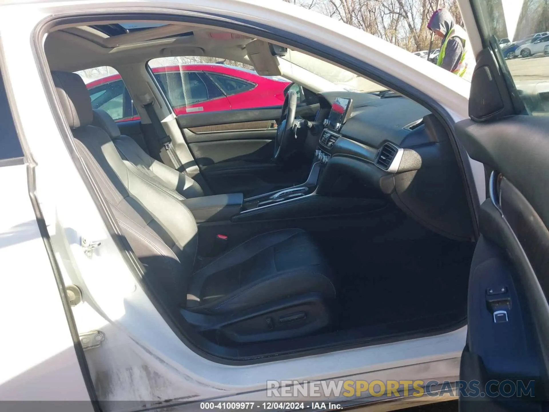 5 fotografías del automóvil dañado 1HGCV2F94KA018578 HONDA ACCORD 2019
