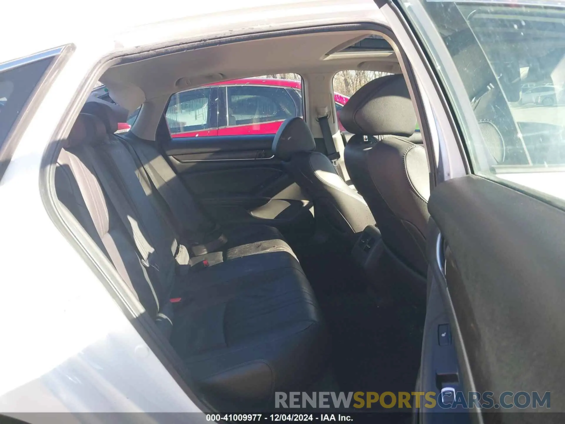 8 fotografías del automóvil dañado 1HGCV2F94KA018578 HONDA ACCORD 2019