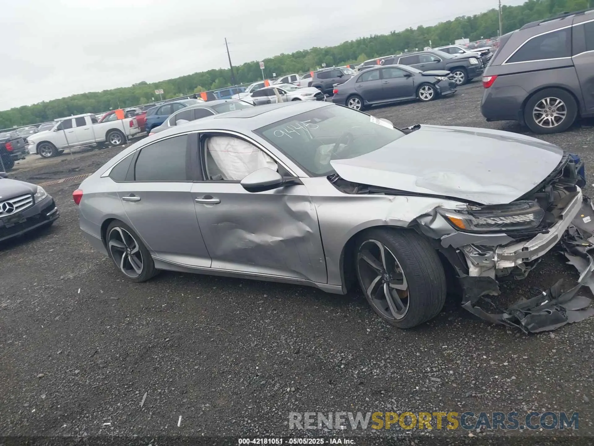 12 fotografías del automóvil dañado 1HGCV2F96KA009445 HONDA ACCORD 2019