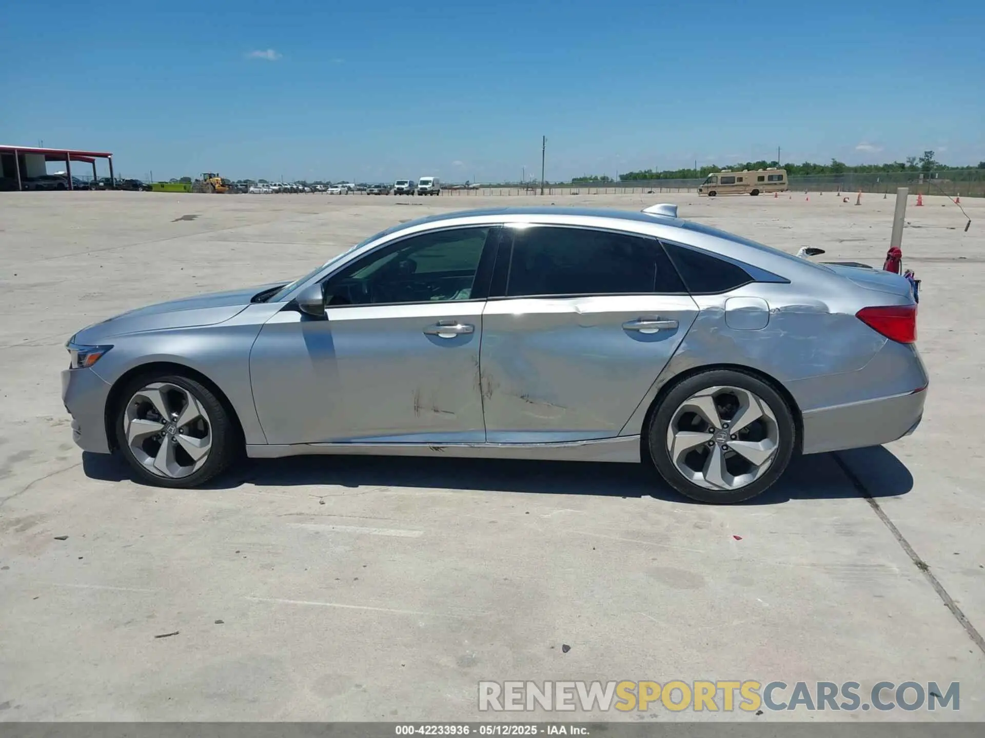 13 fotografías del automóvil dañado 1HGCV2F99KA002506 HONDA ACCORD 2019