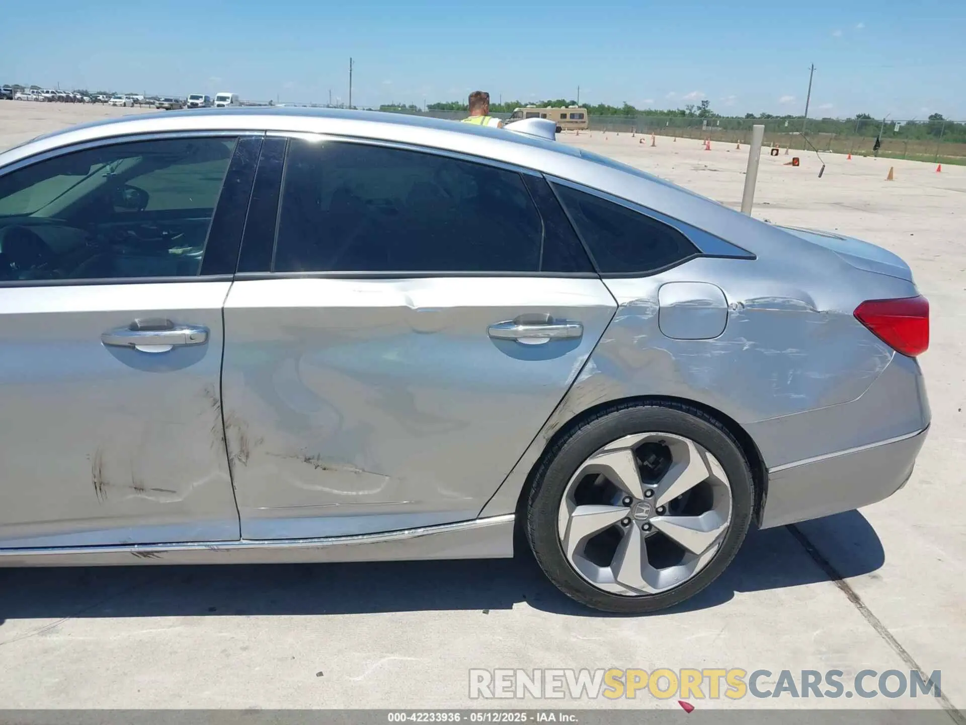 6 fotografías del automóvil dañado 1HGCV2F99KA002506 HONDA ACCORD 2019
