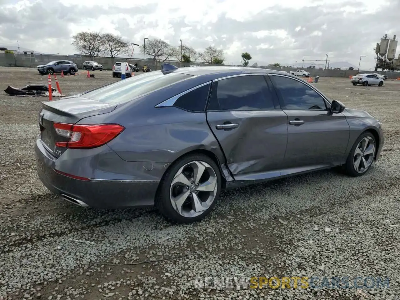 3 fotografías del automóvil dañado 1HGCV2F9XKA027219 HONDA ACCORD 2019