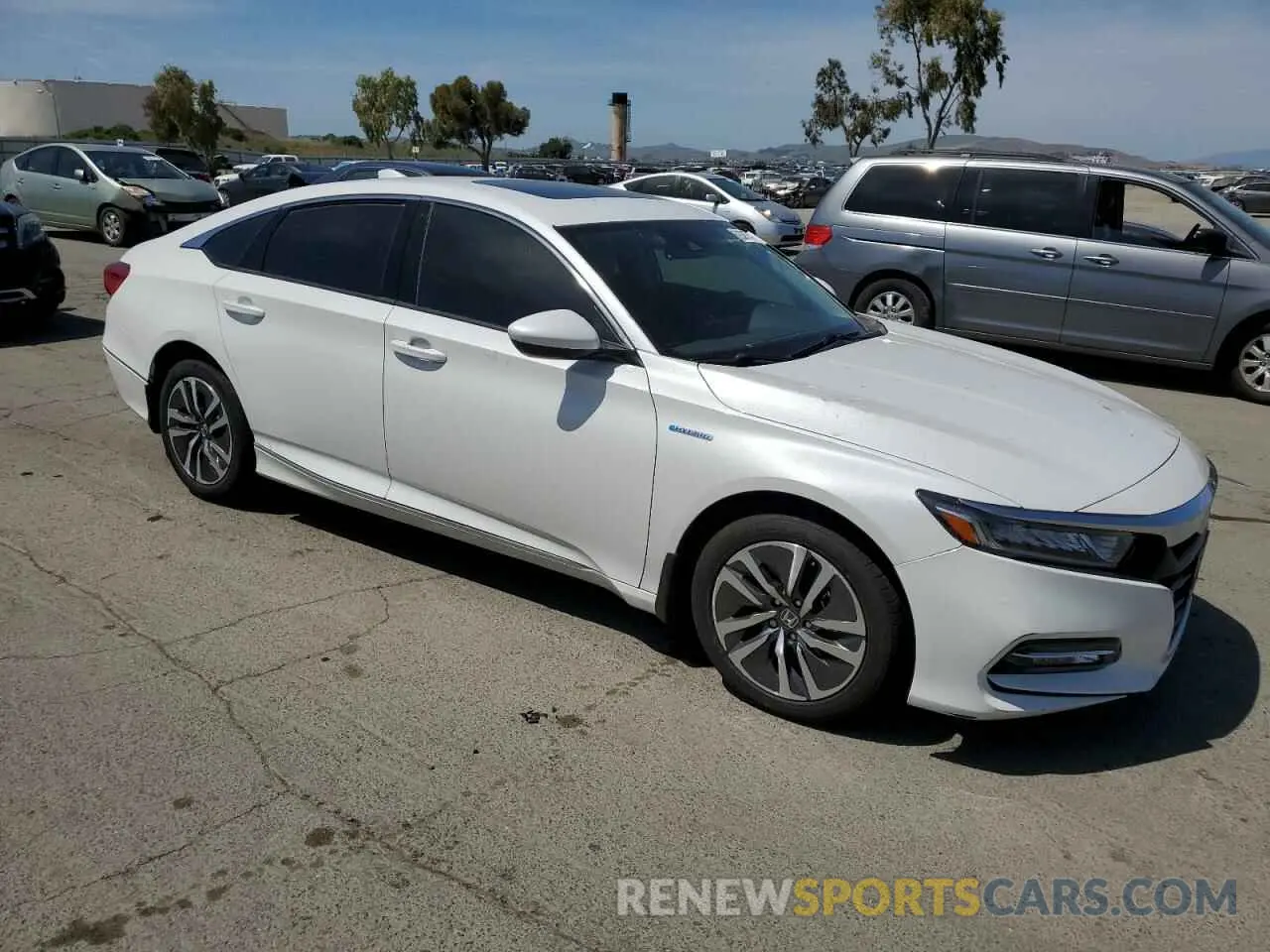 4 fotografías del automóvil dañado 1HGCV3F43KA018937 HONDA ACCORD 2019