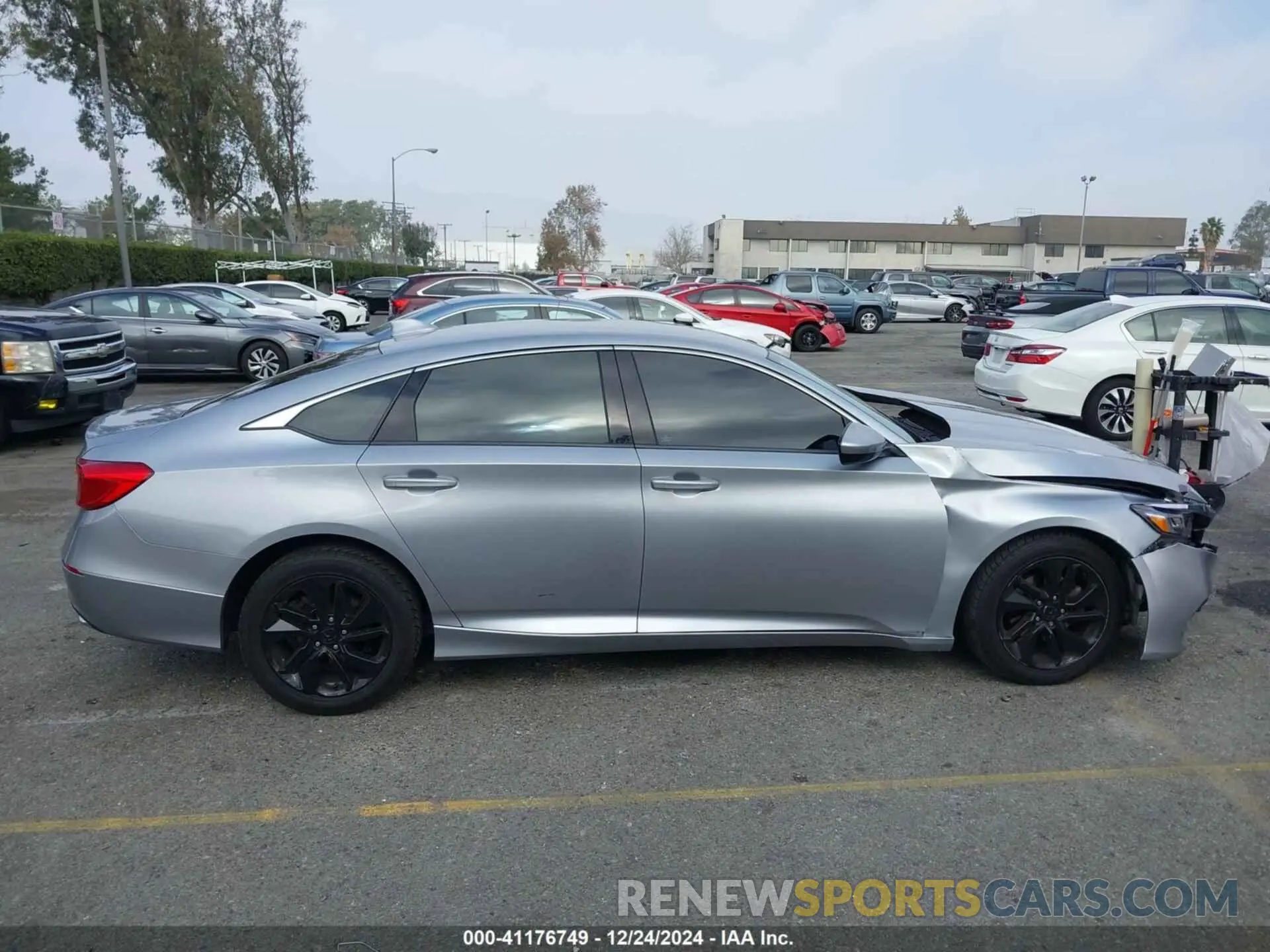 13 fotografías del automóvil dañado 1HGCV1F10LA013111 HONDA ACCORD 2020