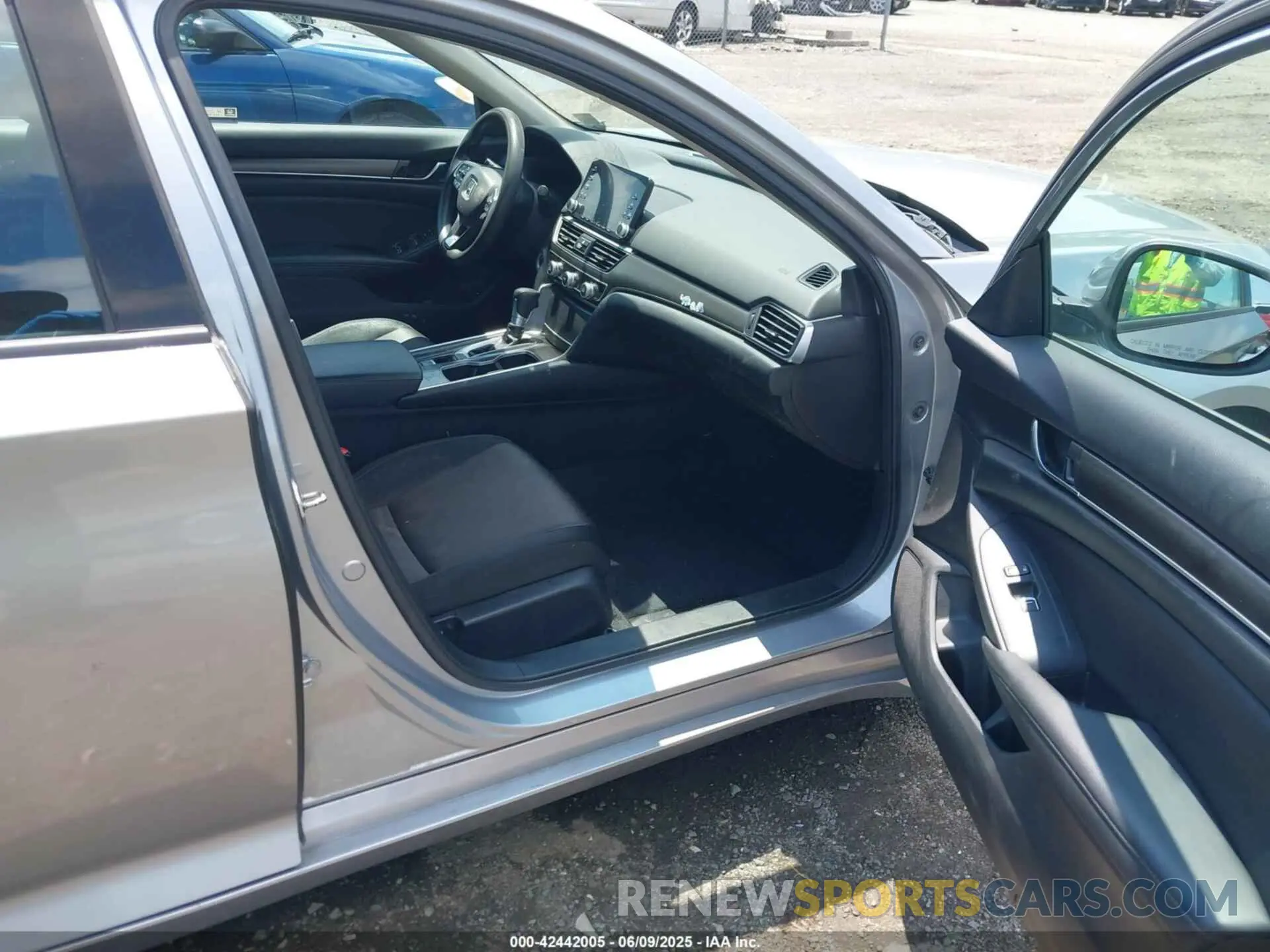5 fotografías del automóvil dañado 1HGCV1F10LA054547 HONDA ACCORD 2020