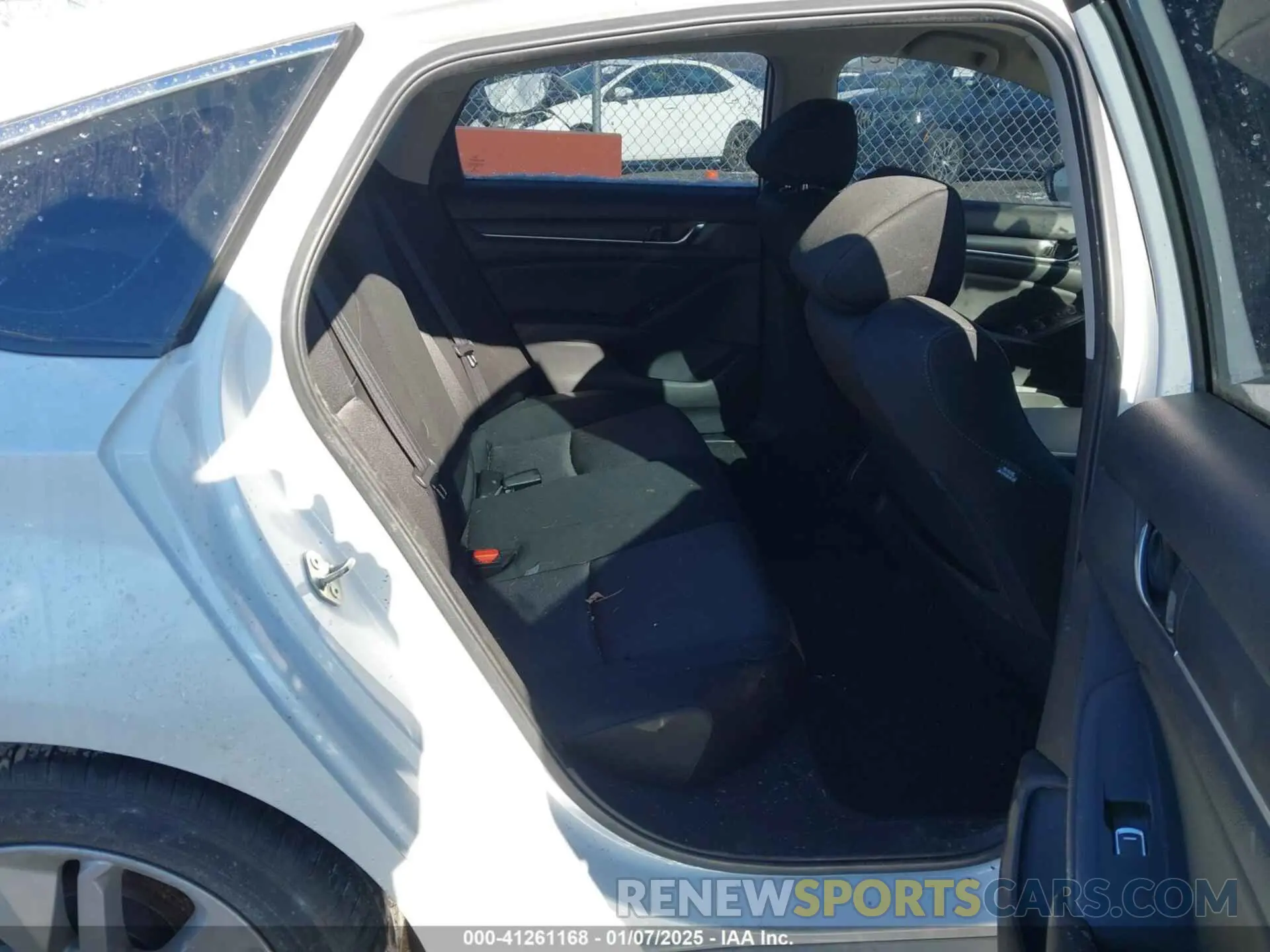 8 fotografías del automóvil dañado 1HGCV1F11LA020570 HONDA ACCORD 2020