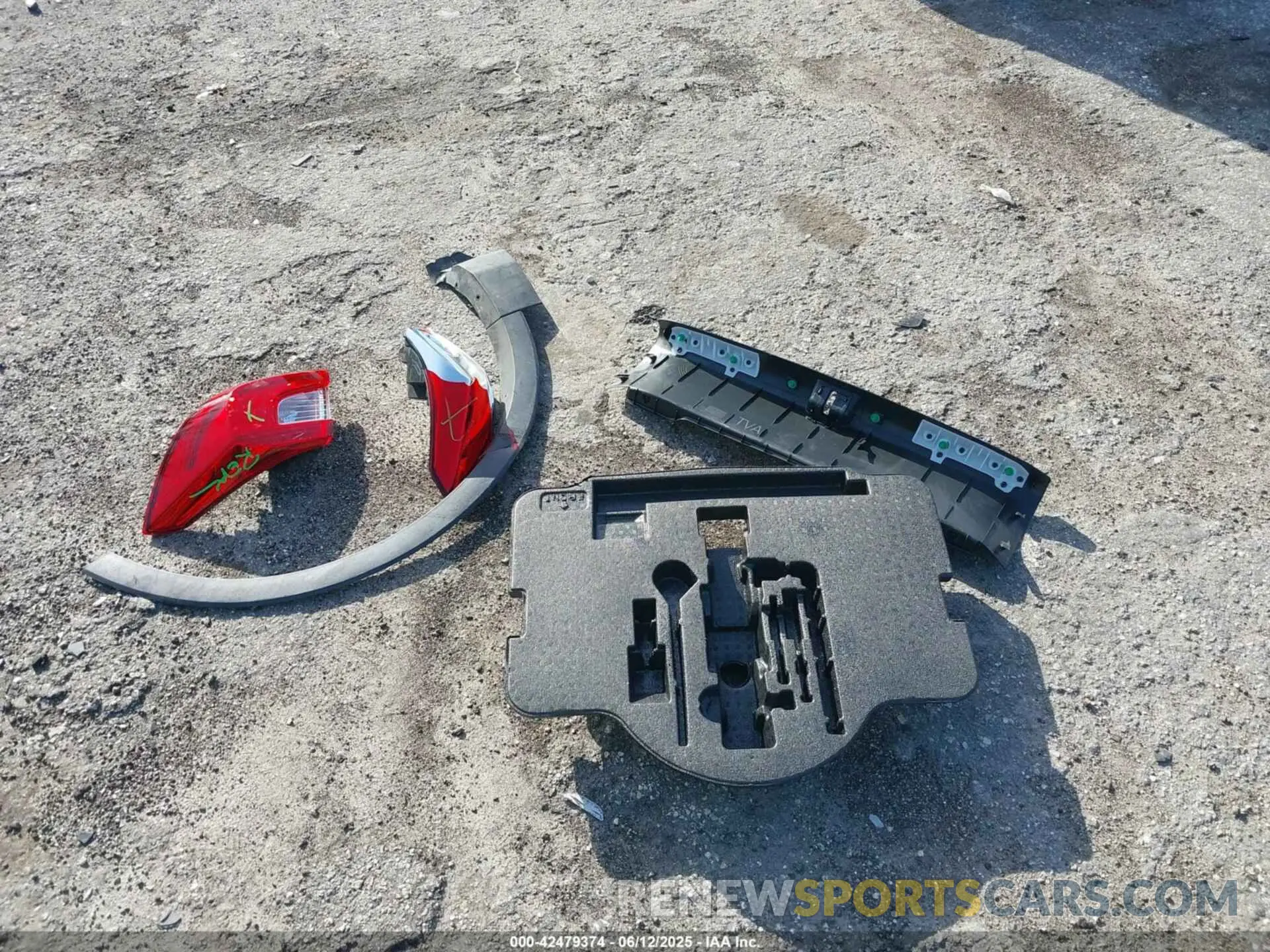 12 fotografías del automóvil dañado 1HGCV1F11LA074273 HONDA ACCORD 2020