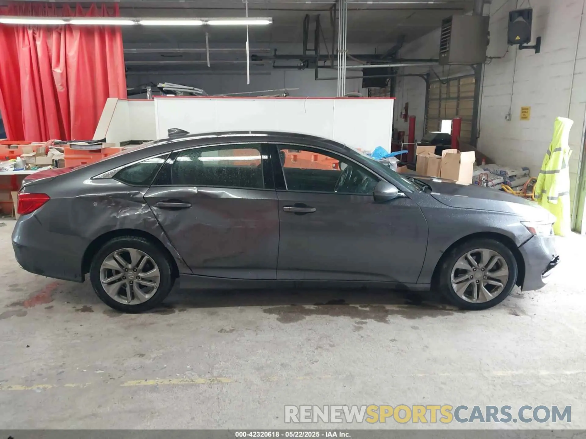 13 fotografías del automóvil dañado 1HGCV1F14LA052560 HONDA ACCORD 2020