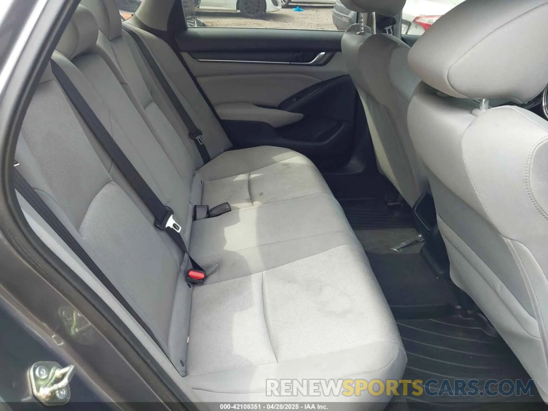 8 fotografías del automóvil dañado 1HGCV1F15LA046511 HONDA ACCORD 2020