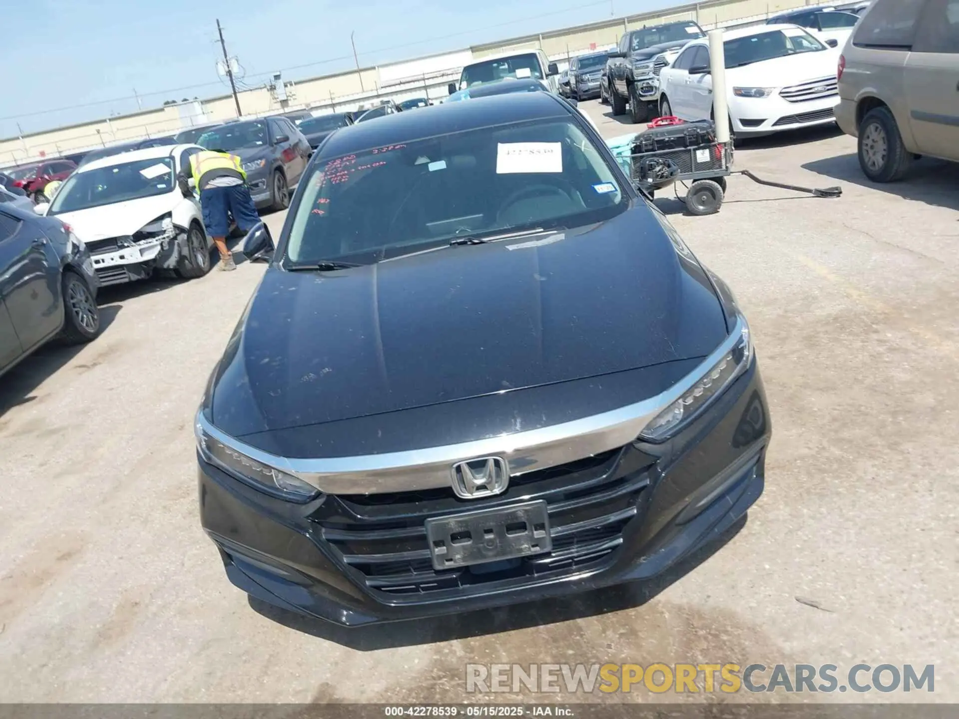 12 fotografías del automóvil dañado 1HGCV1F17LA141118 HONDA ACCORD 2020