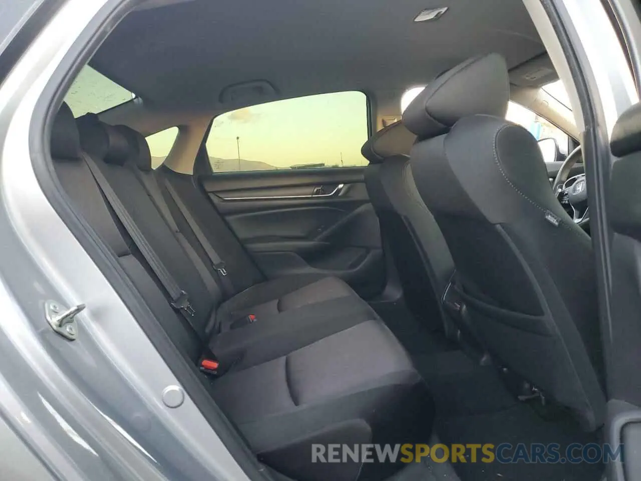 10 fotografías del automóvil dañado 1HGCV1F18LA047460 HONDA ACCORD 2020