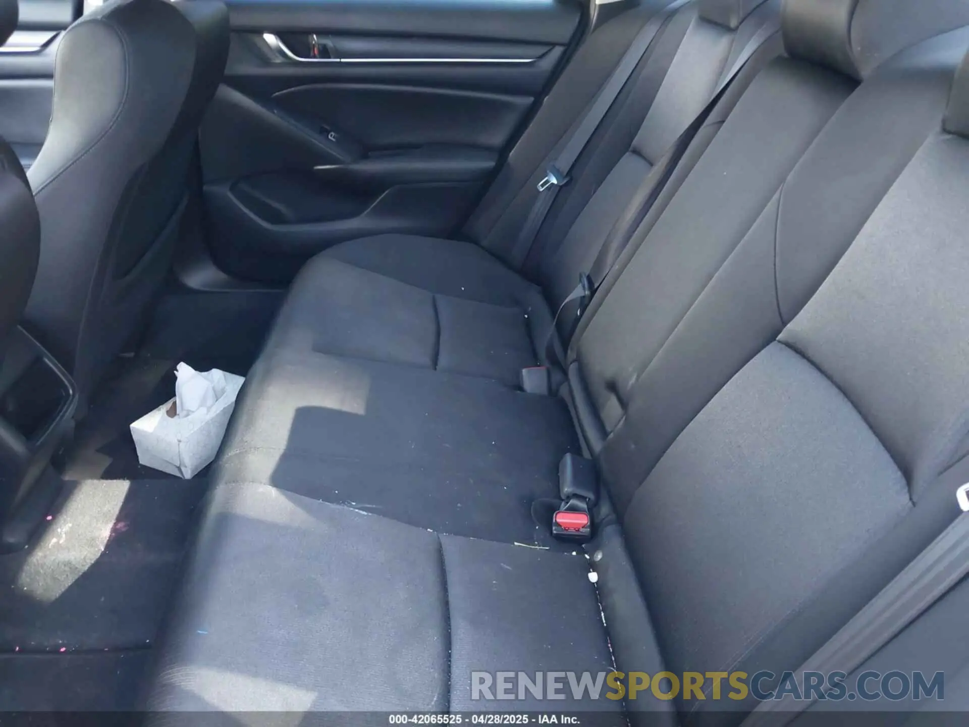 8 fotografías del automóvil dañado 1HGCV1F19LA039593 HONDA ACCORD 2020