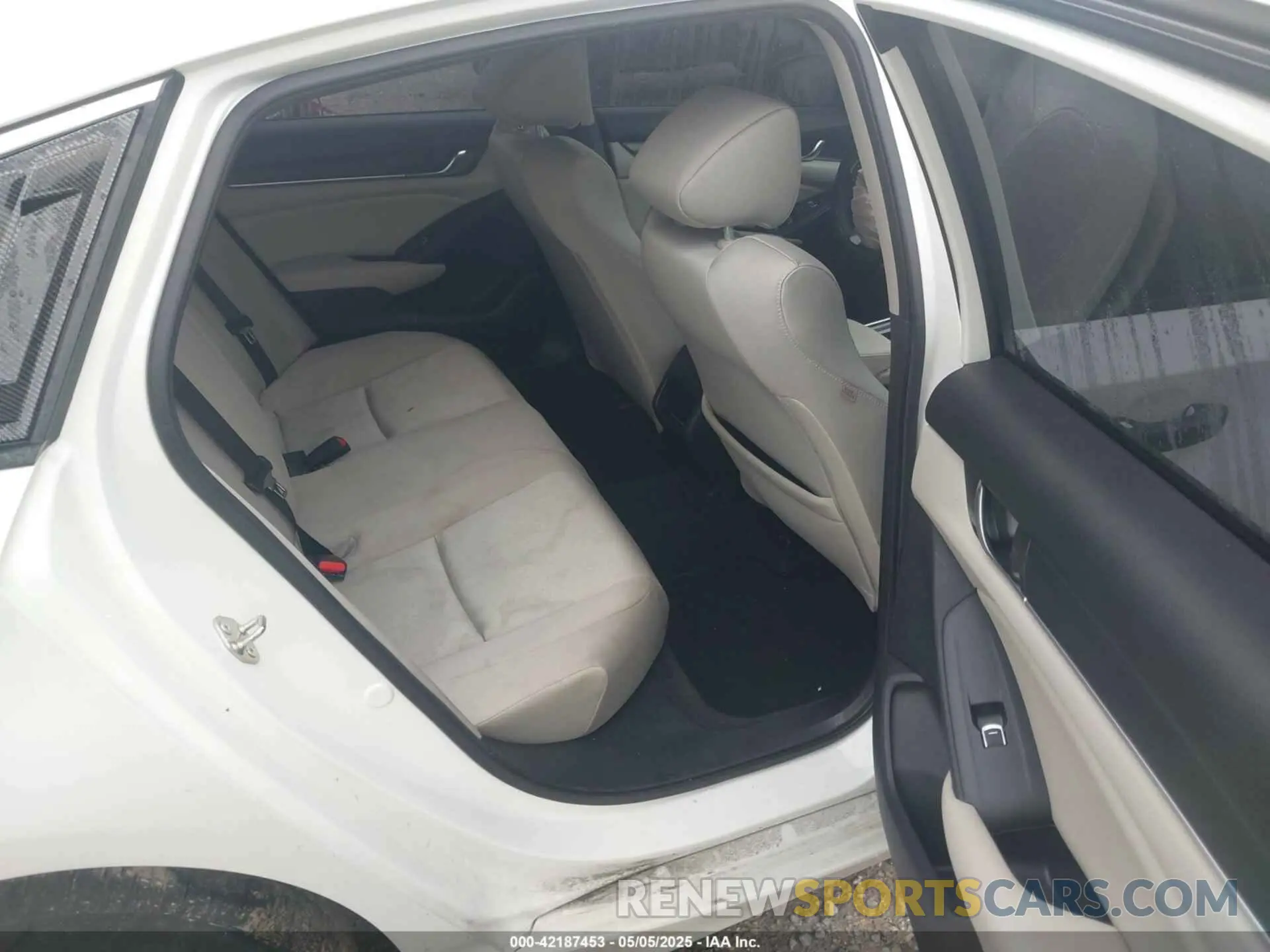 8 fotografías del automóvil dañado 1HGCV1F19LA130492 HONDA ACCORD 2020