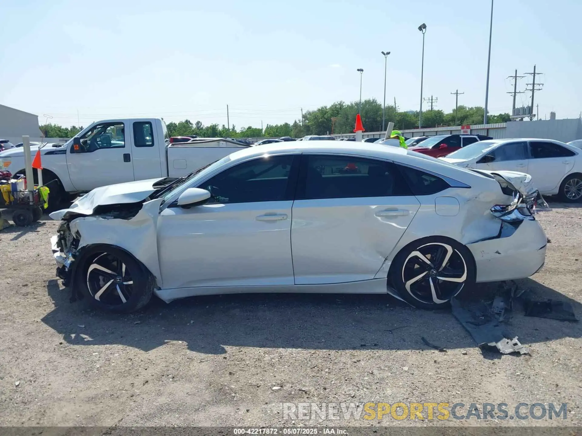 15 fotografías del automóvil dañado 1HGCV1F30LA147506 HONDA ACCORD 2020
