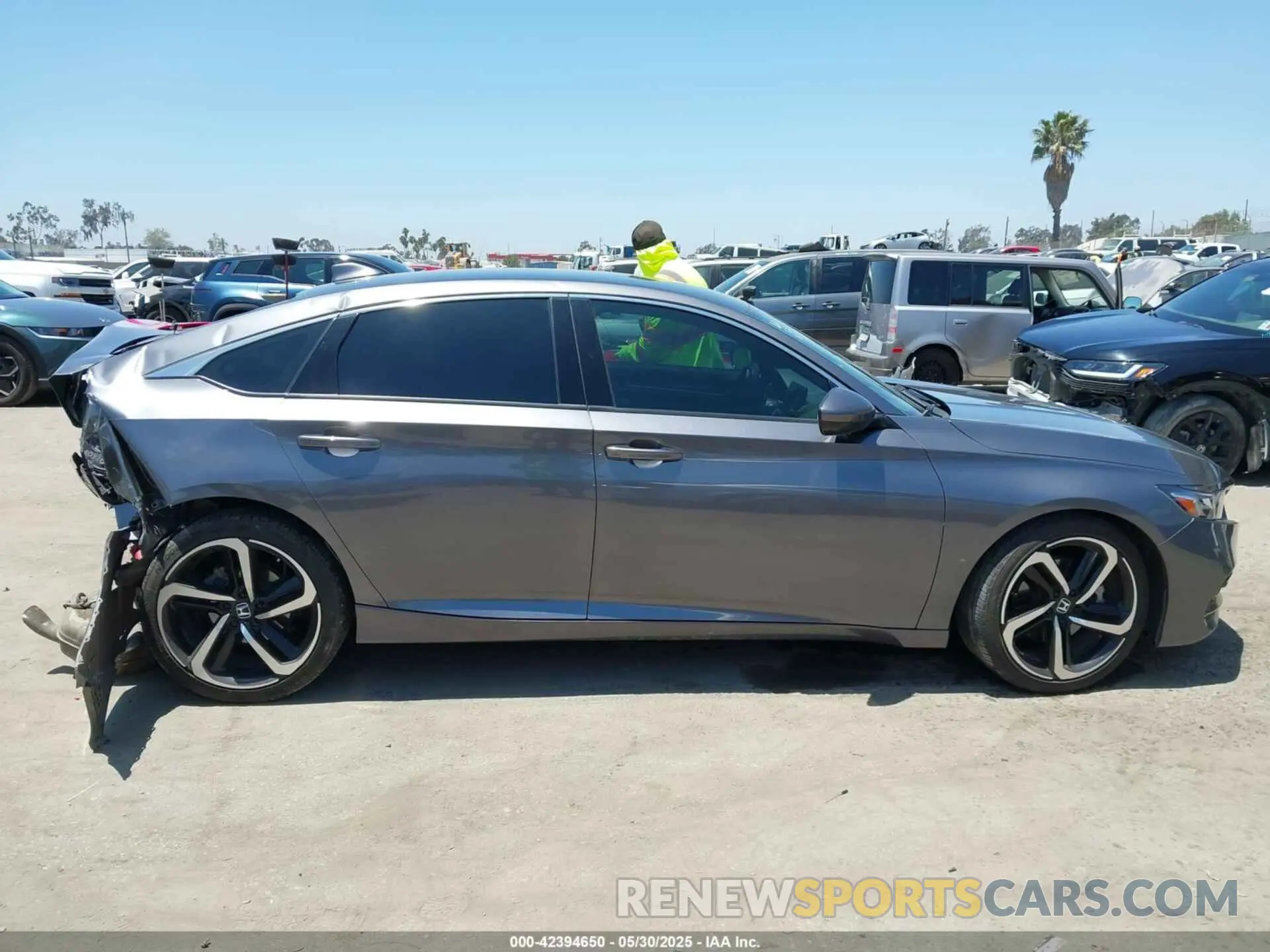 12 fotografías del automóvil dañado 1HGCV1F31LA035801 HONDA ACCORD 2020