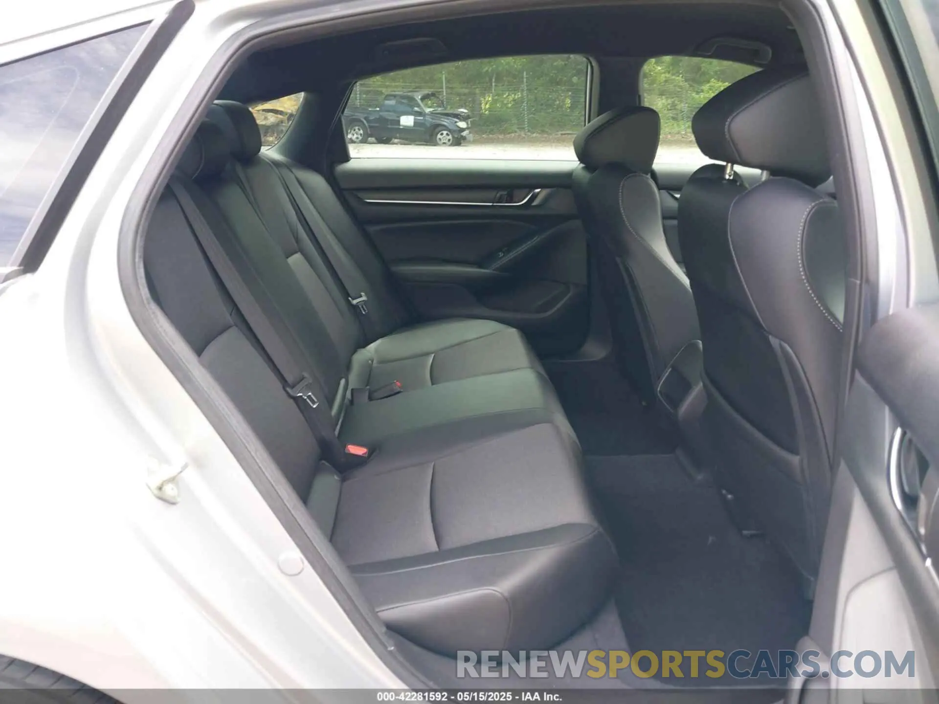 8 fotografías del automóvil dañado 1HGCV1F31LA135235 HONDA ACCORD 2020