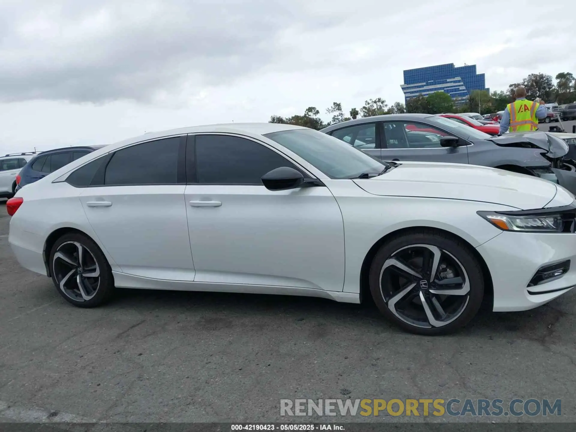 13 fotografías del automóvil dañado 1HGCV1F32LA074025 HONDA ACCORD 2020