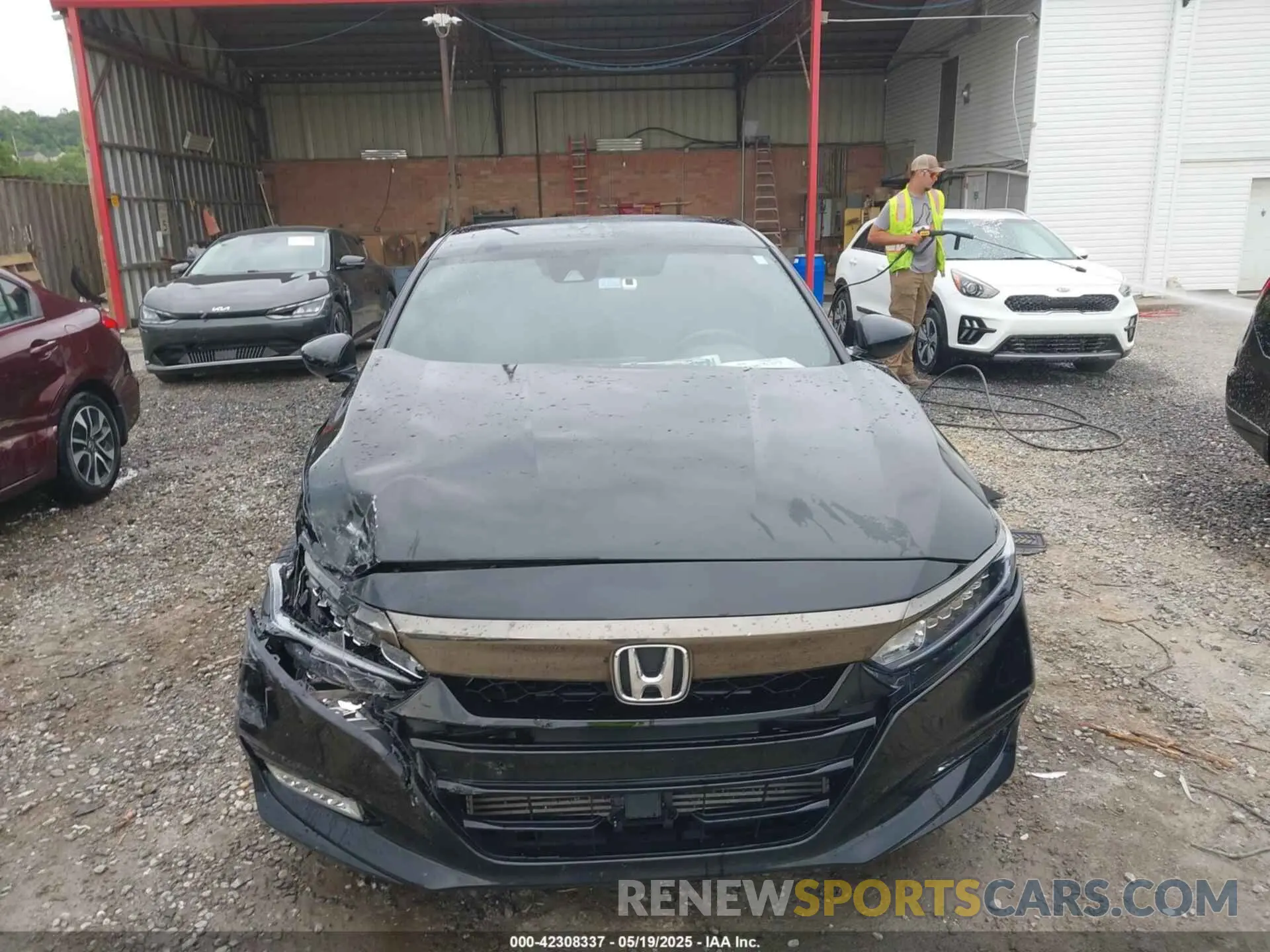 12 fotografías del automóvil dañado 1HGCV1F33LA042023 HONDA ACCORD 2020