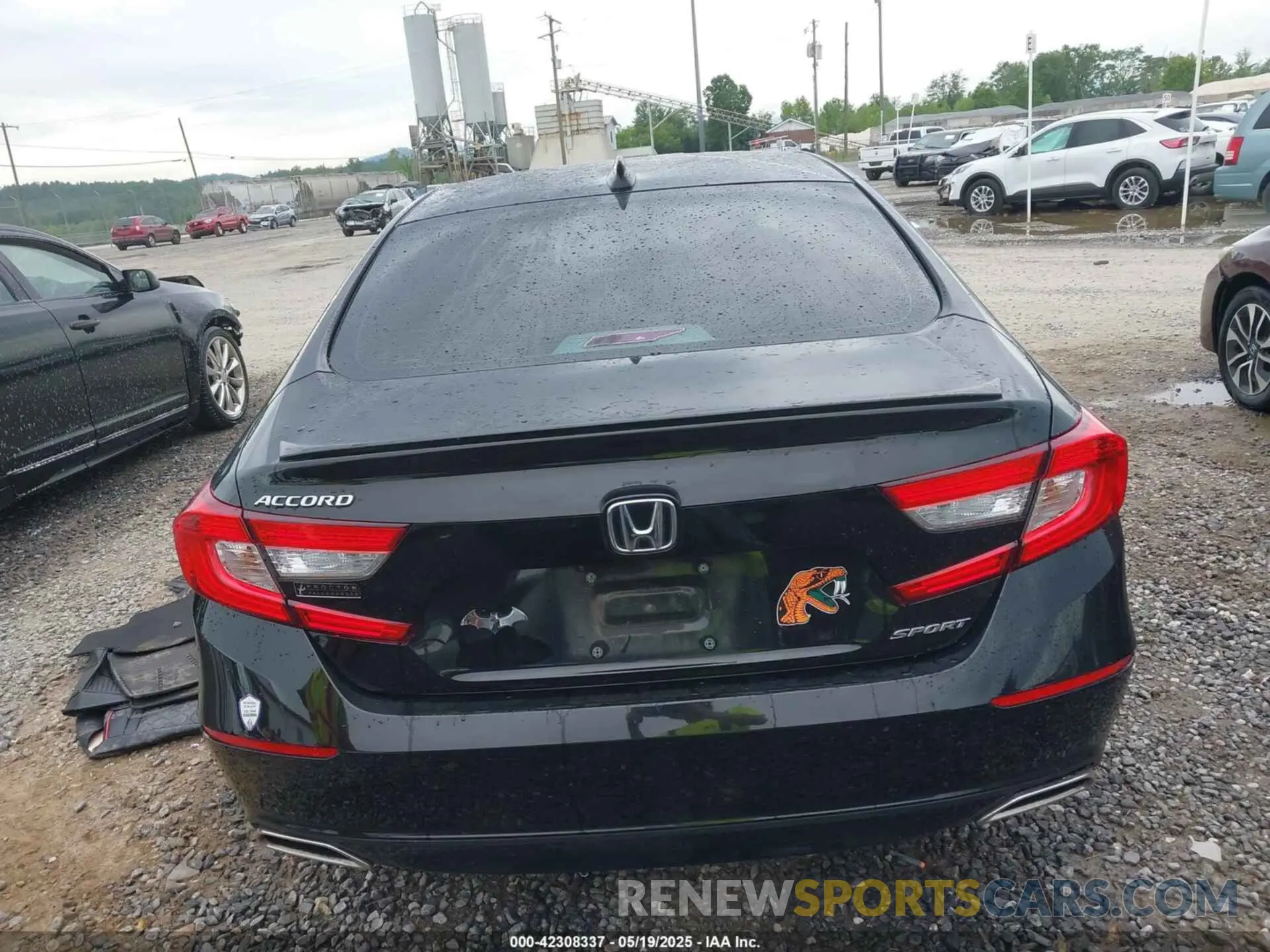16 fotografías del automóvil dañado 1HGCV1F33LA042023 HONDA ACCORD 2020