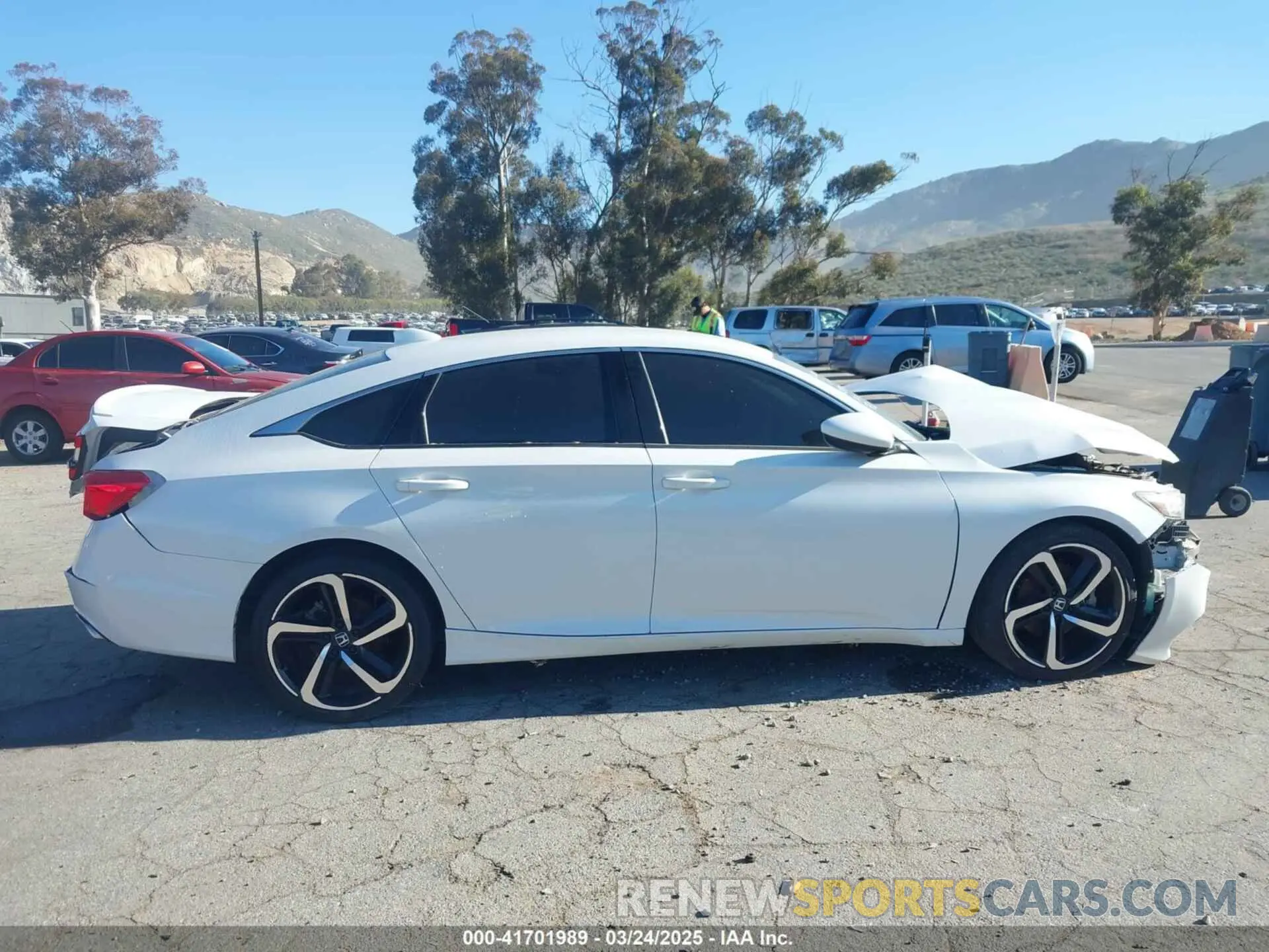 13 fotografías del automóvil dañado 1HGCV1F33LA074079 HONDA ACCORD 2020