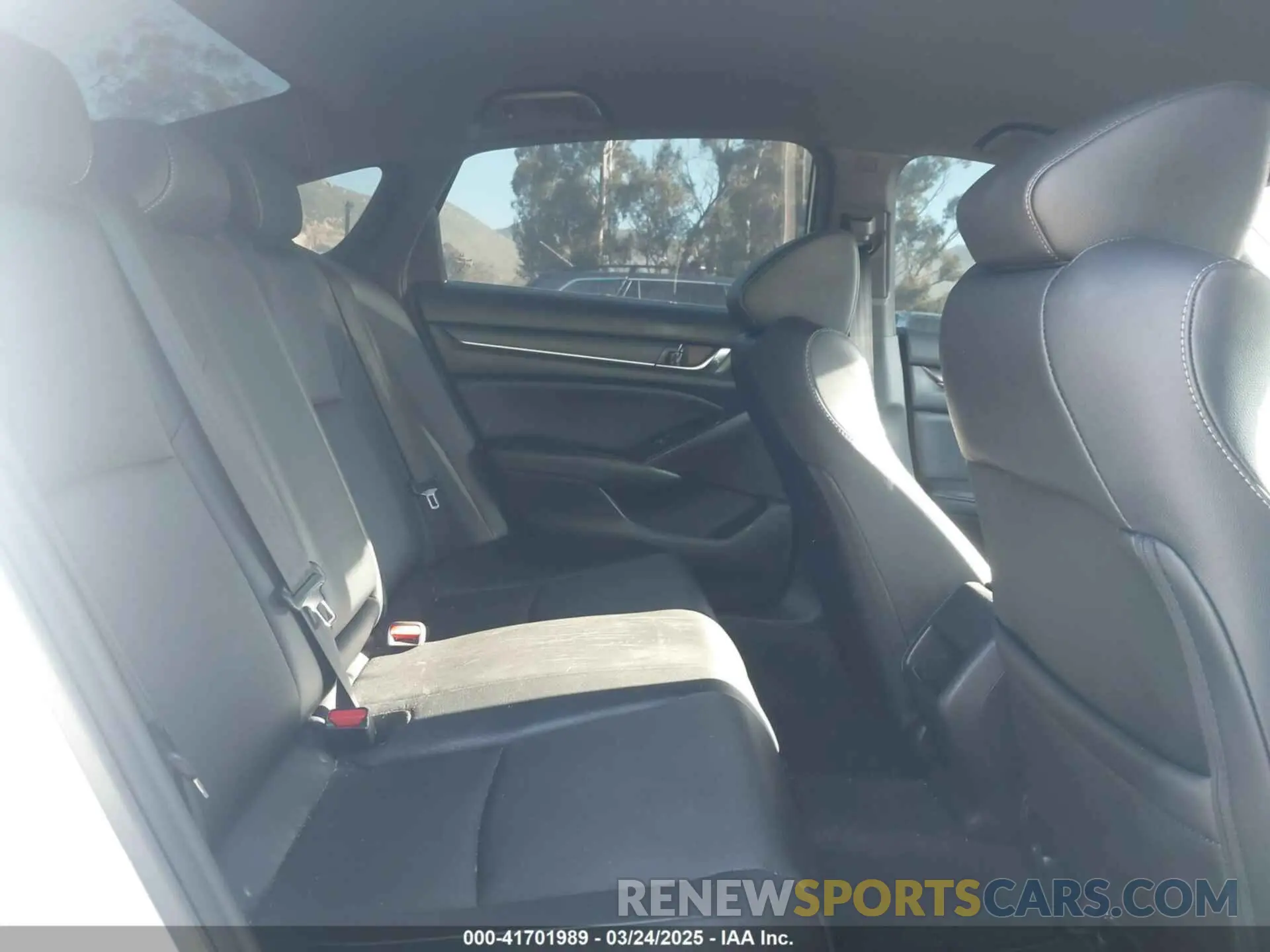 8 fotografías del automóvil dañado 1HGCV1F33LA074079 HONDA ACCORD 2020