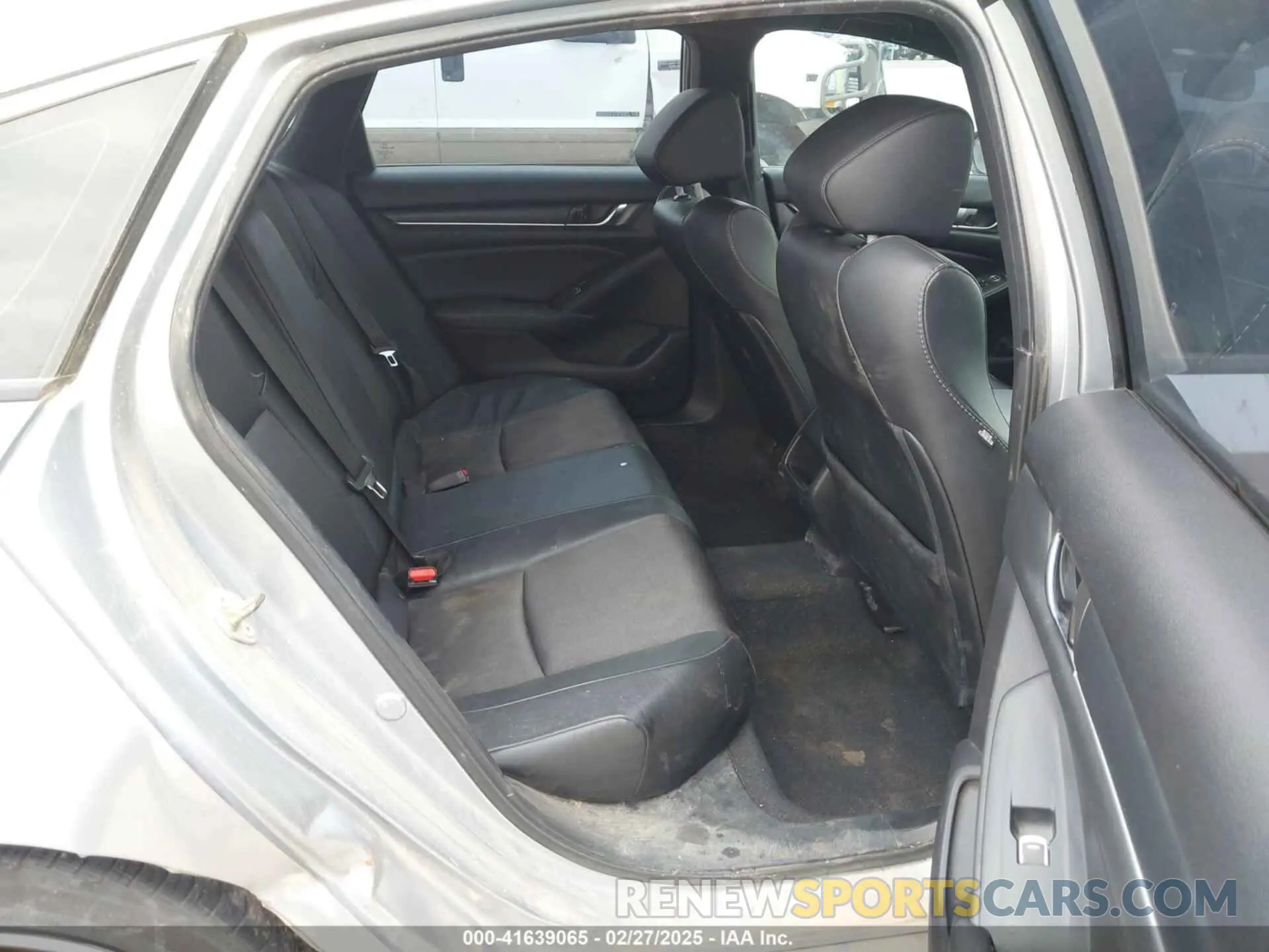 8 fotografías del automóvil dañado 1HGCV1F33LA101670 HONDA ACCORD 2020