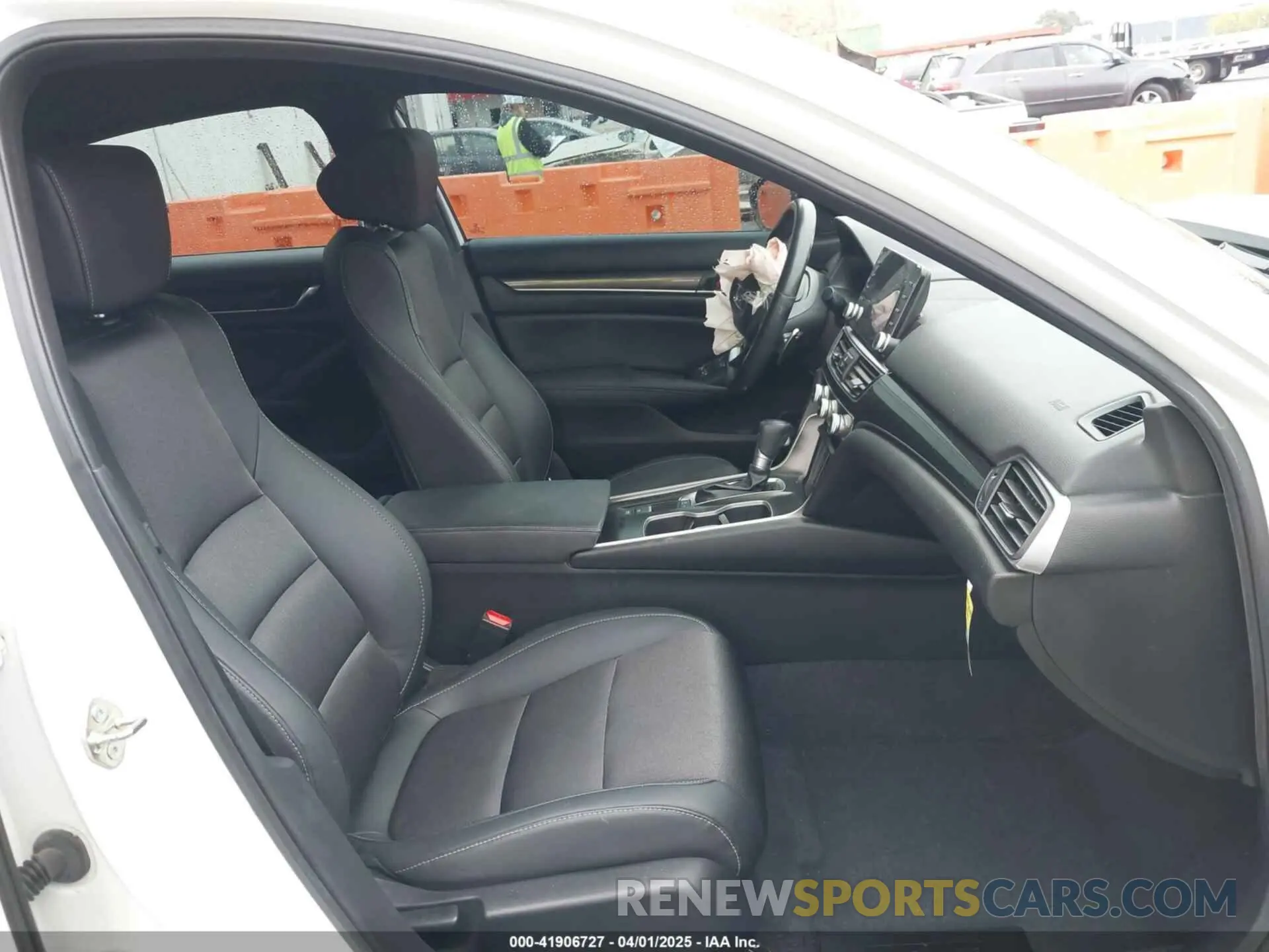 5 fotografías del automóvil dañado 1HGCV1F33LA142669 HONDA ACCORD 2020