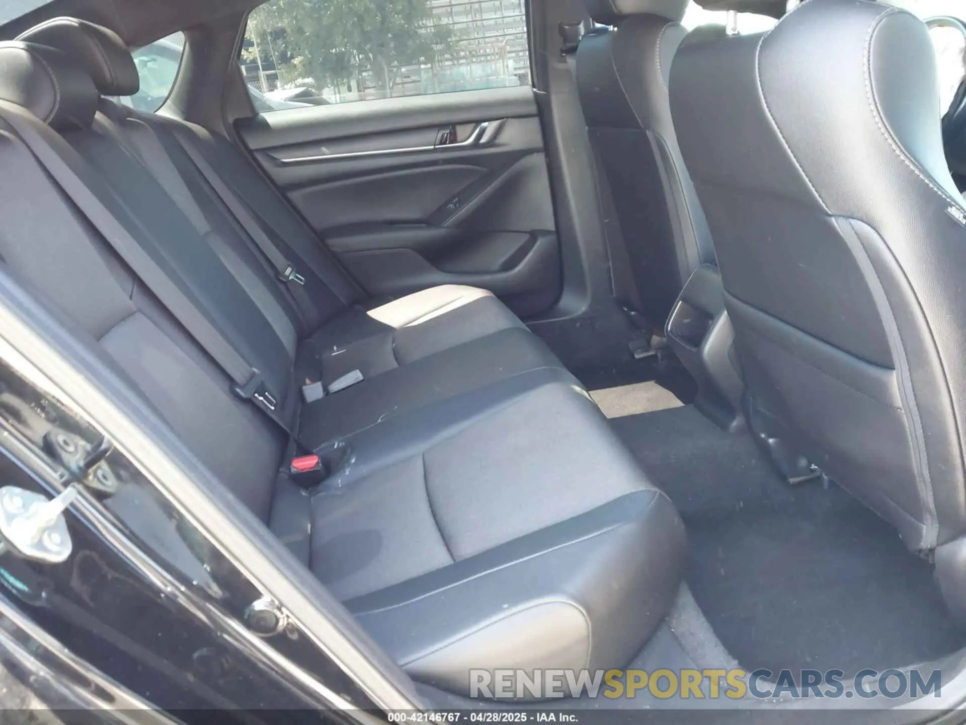 8 fotografías del automóvil dañado 1HGCV1F34LA129915 HONDA ACCORD 2020