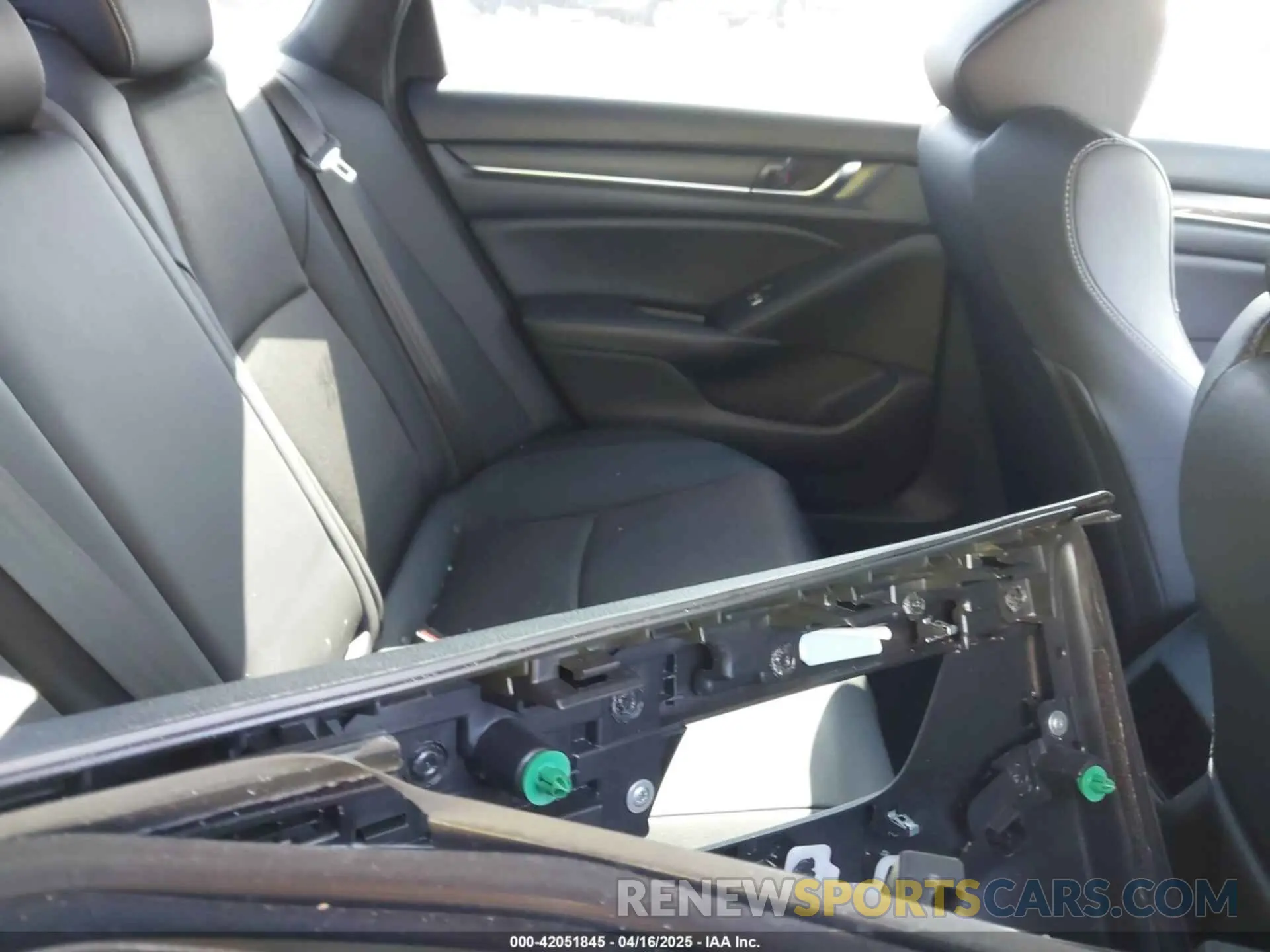 8 fotografías del automóvil dañado 1HGCV1F36LA007072 HONDA ACCORD 2020