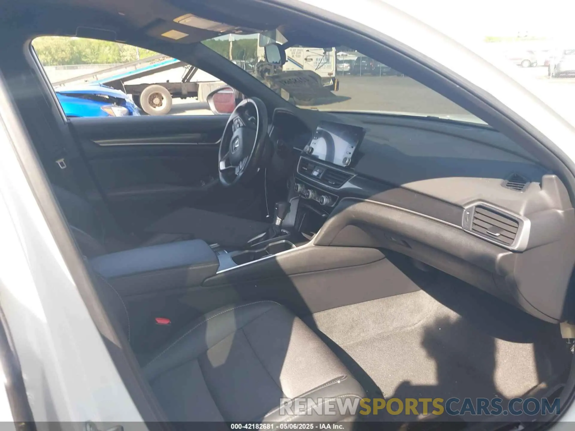5 fotografías del automóvil dañado 1HGCV1F37LA119492 HONDA ACCORD 2020