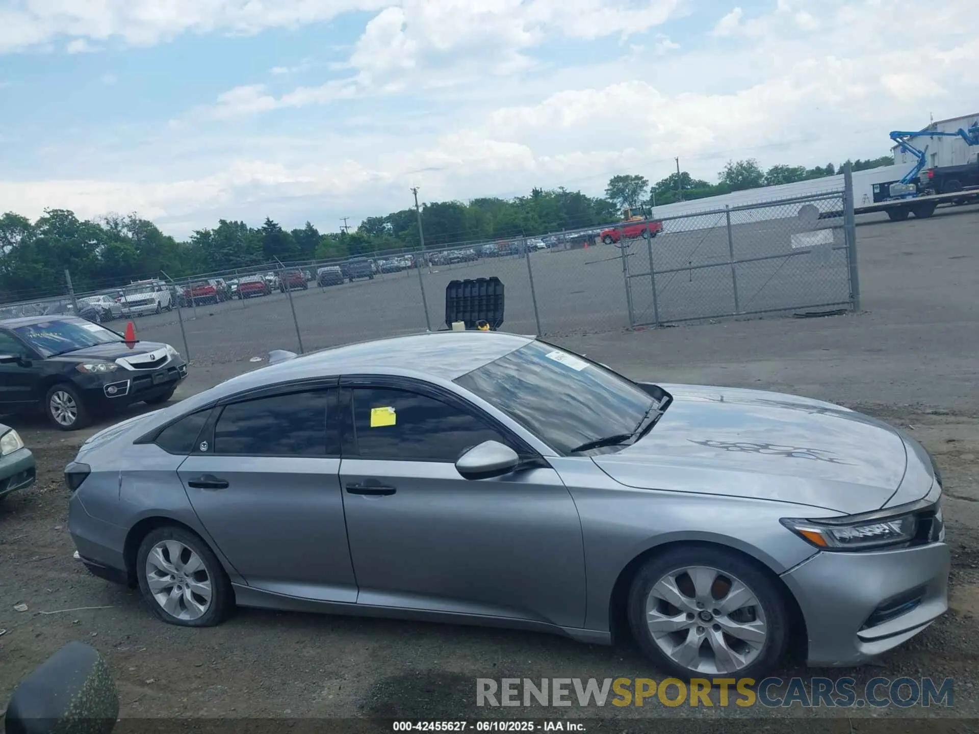 13 fotografías del automóvil dañado 1HGCV1F3XLA035117 HONDA ACCORD 2020
