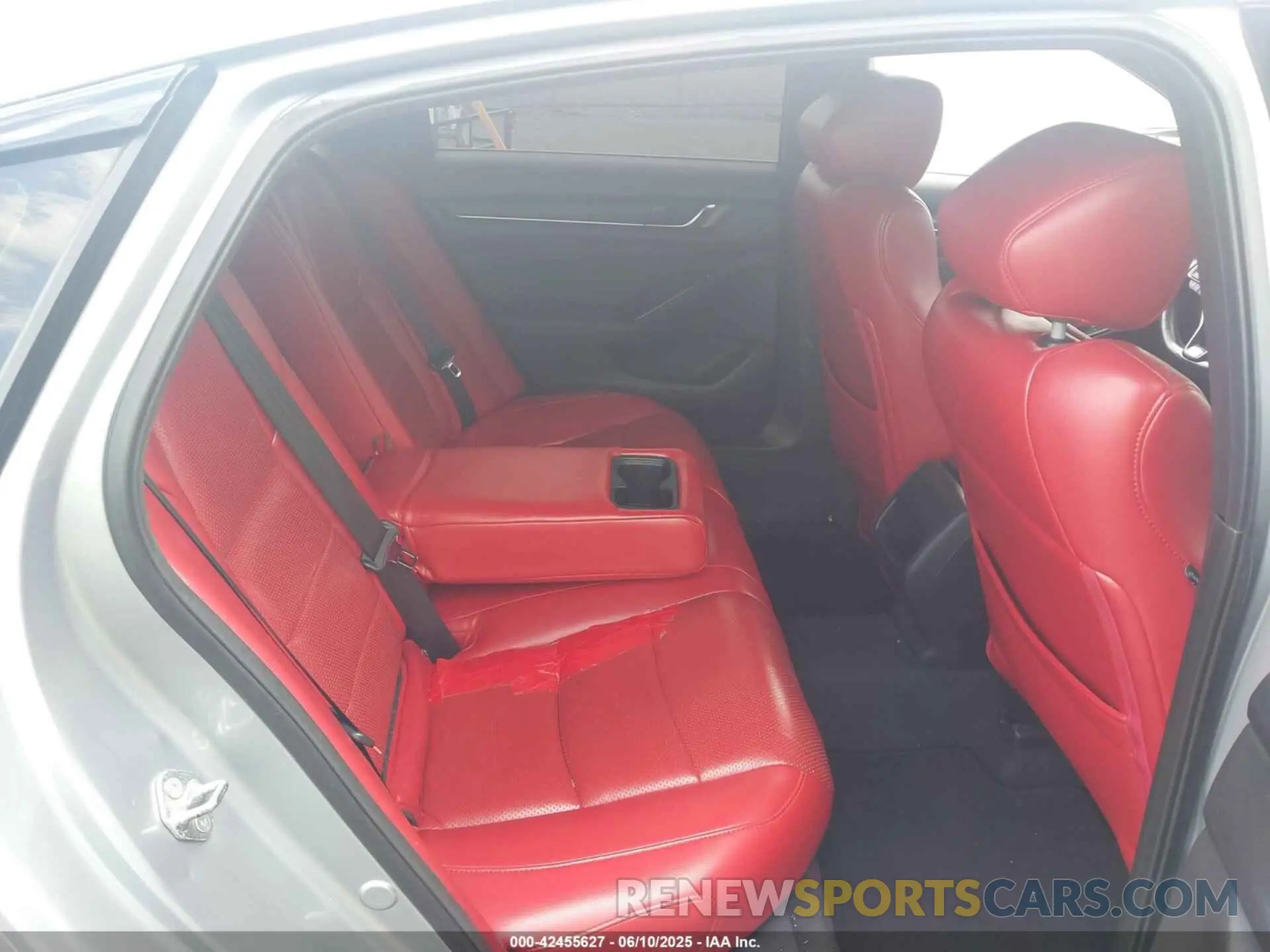8 fotografías del automóvil dañado 1HGCV1F3XLA035117 HONDA ACCORD 2020