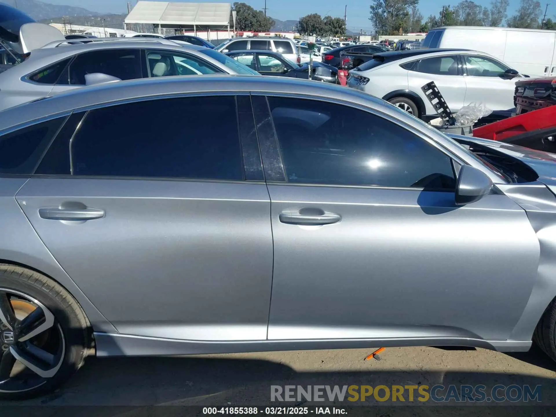 13 fotografías del automóvil dañado 1HGCV1F3XLA133936 HONDA ACCORD 2020