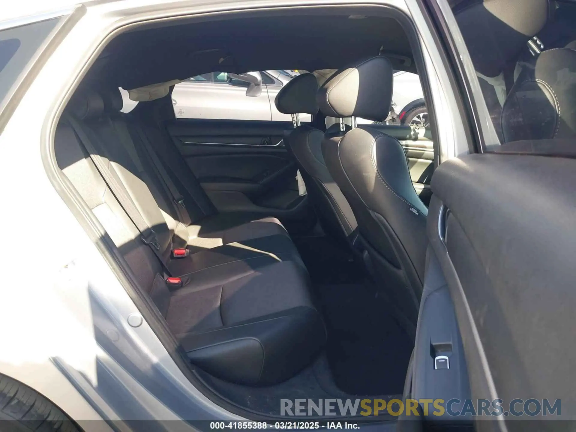 8 fotografías del automóvil dañado 1HGCV1F3XLA133936 HONDA ACCORD 2020