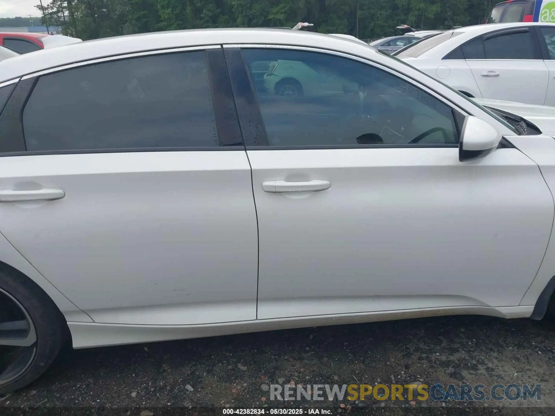 13 fotografías del automóvil dañado 1HGCV1F3XLA141566 HONDA ACCORD 2020