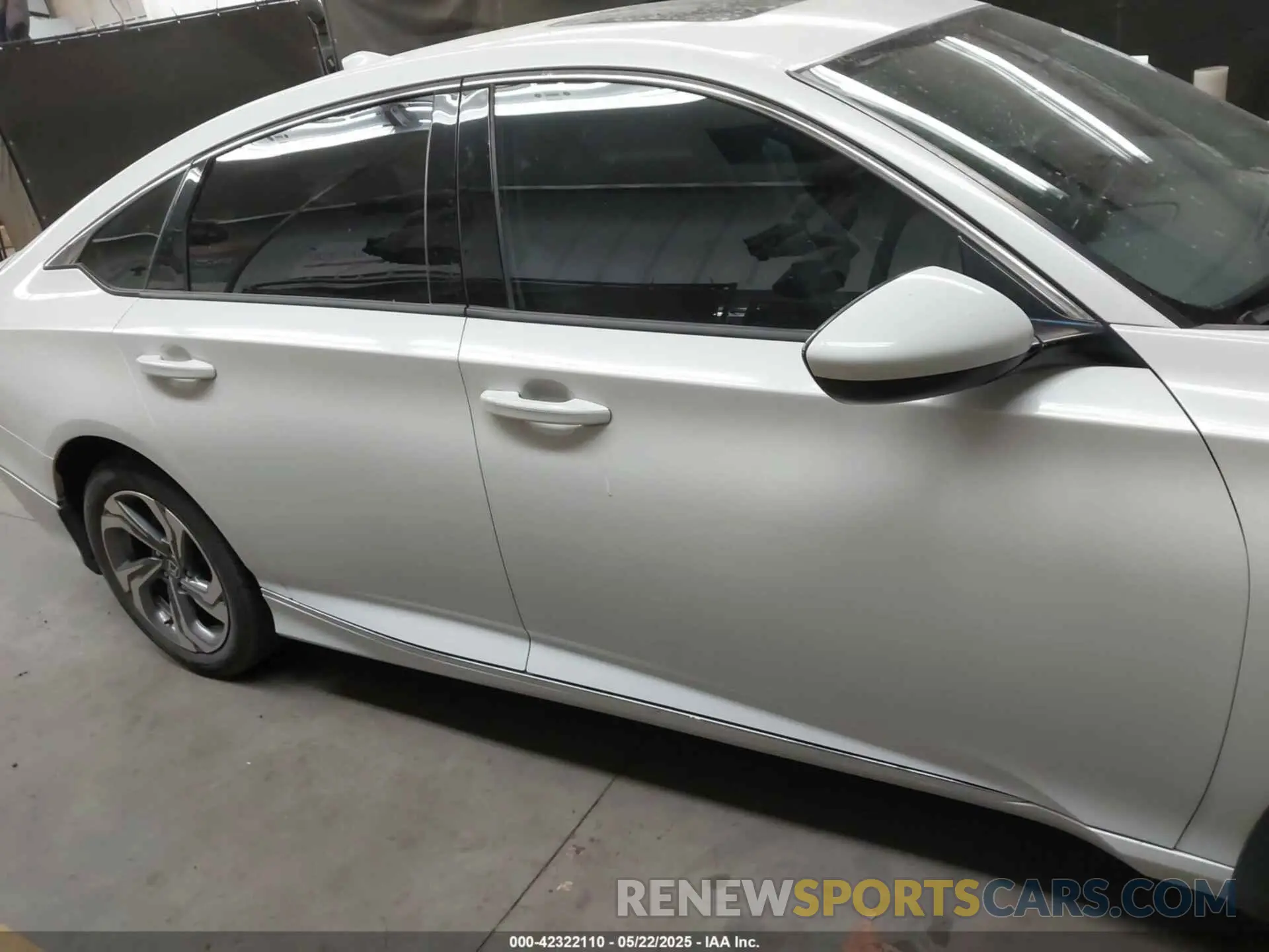 13 fotografías del automóvil dañado 1HGCV1F42LA031992 HONDA ACCORD 2020