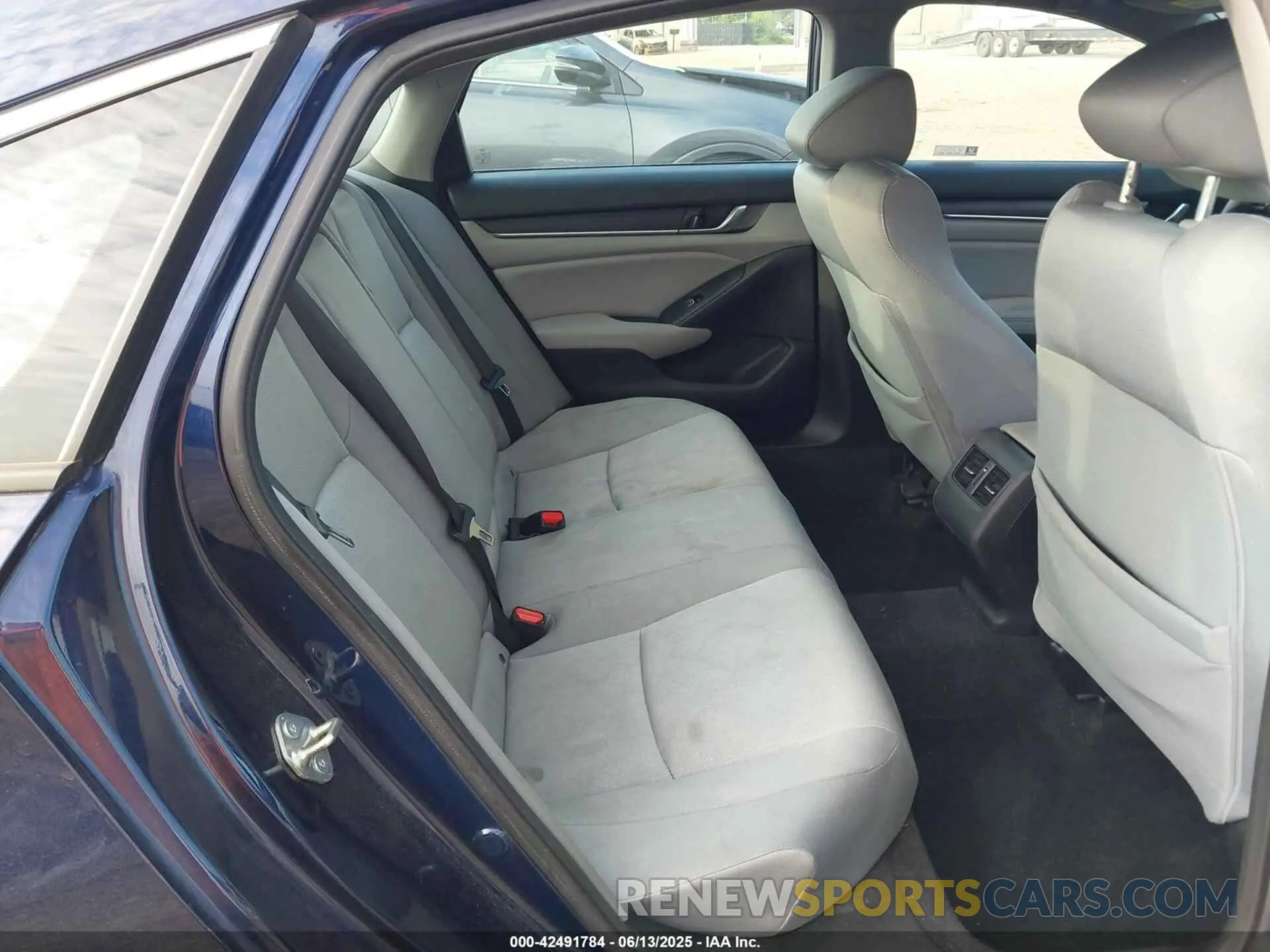 8 fotografías del automóvil dañado 1HGCV1F42LA140775 HONDA ACCORD 2020