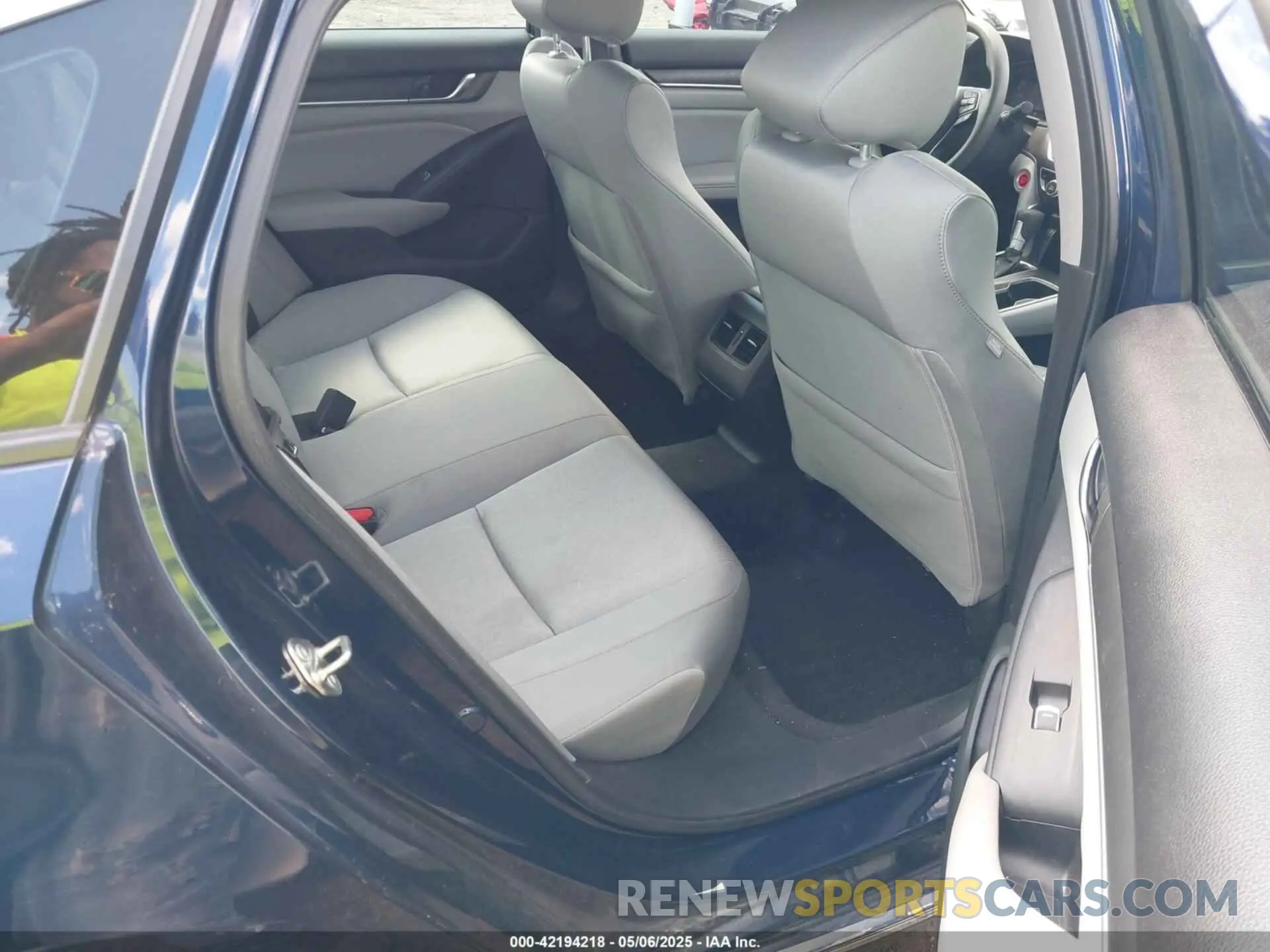 8 fotografías del automóvil dañado 1HGCV1F43LA047912 HONDA ACCORD 2020