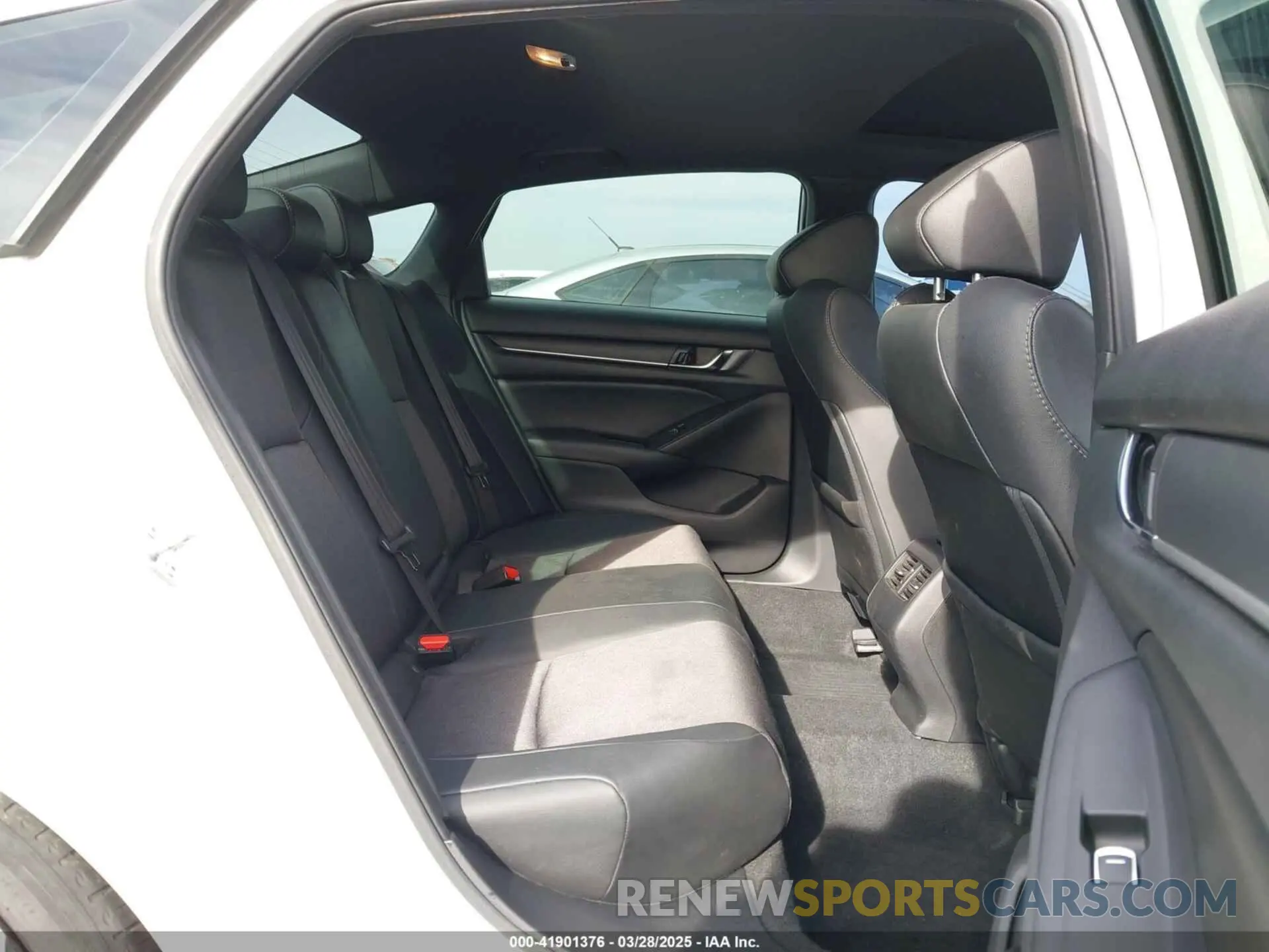 8 fotografías del automóvil dañado 1HGCV2F36LA024346 HONDA ACCORD 2020