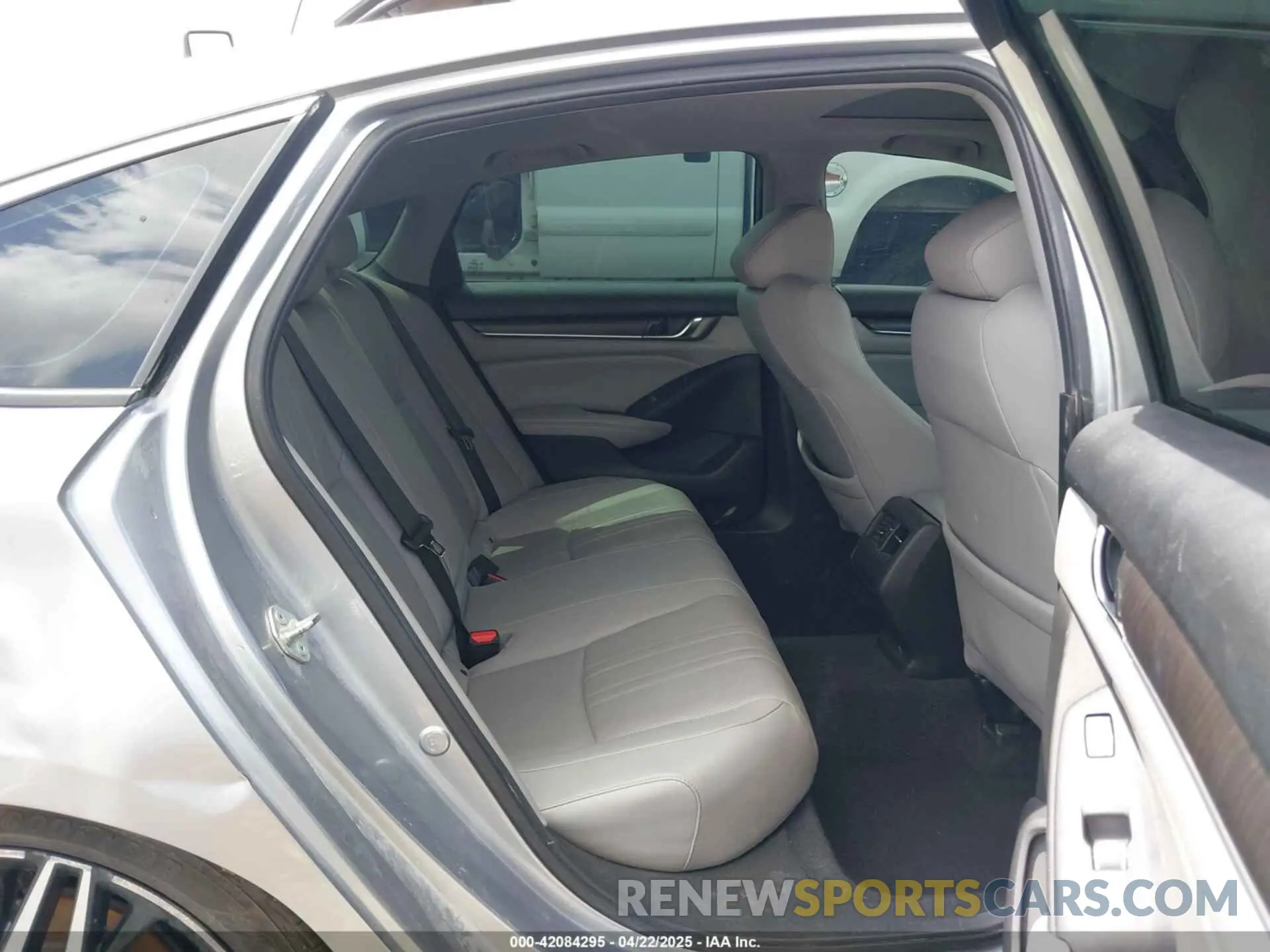 8 fotografías del automóvil dañado 1HGCV2F96LA018714 HONDA ACCORD 2020