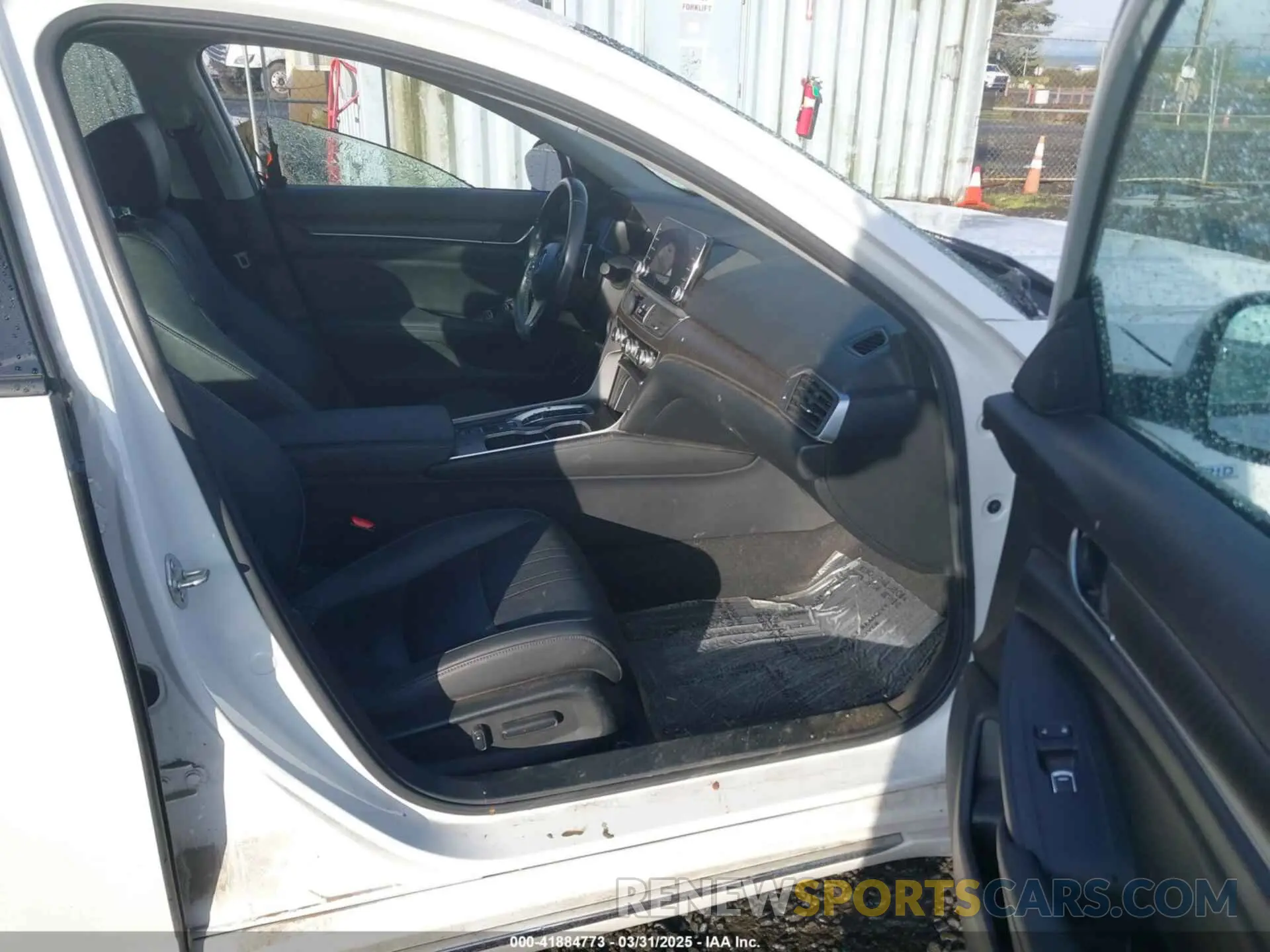 5 fotografías del automóvil dañado 1HGCV3F90LA004121 HONDA ACCORD 2020