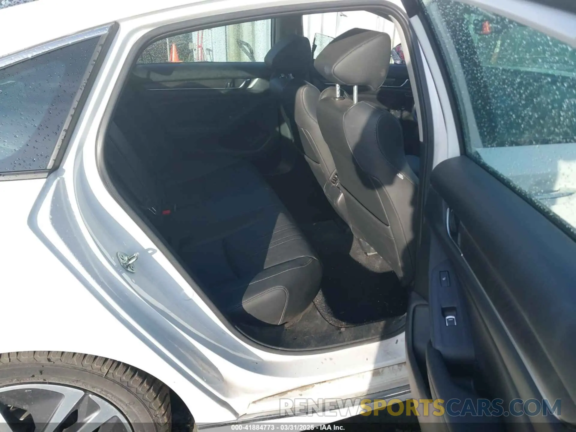 8 fotografías del automóvil dañado 1HGCV3F90LA004121 HONDA ACCORD 2020